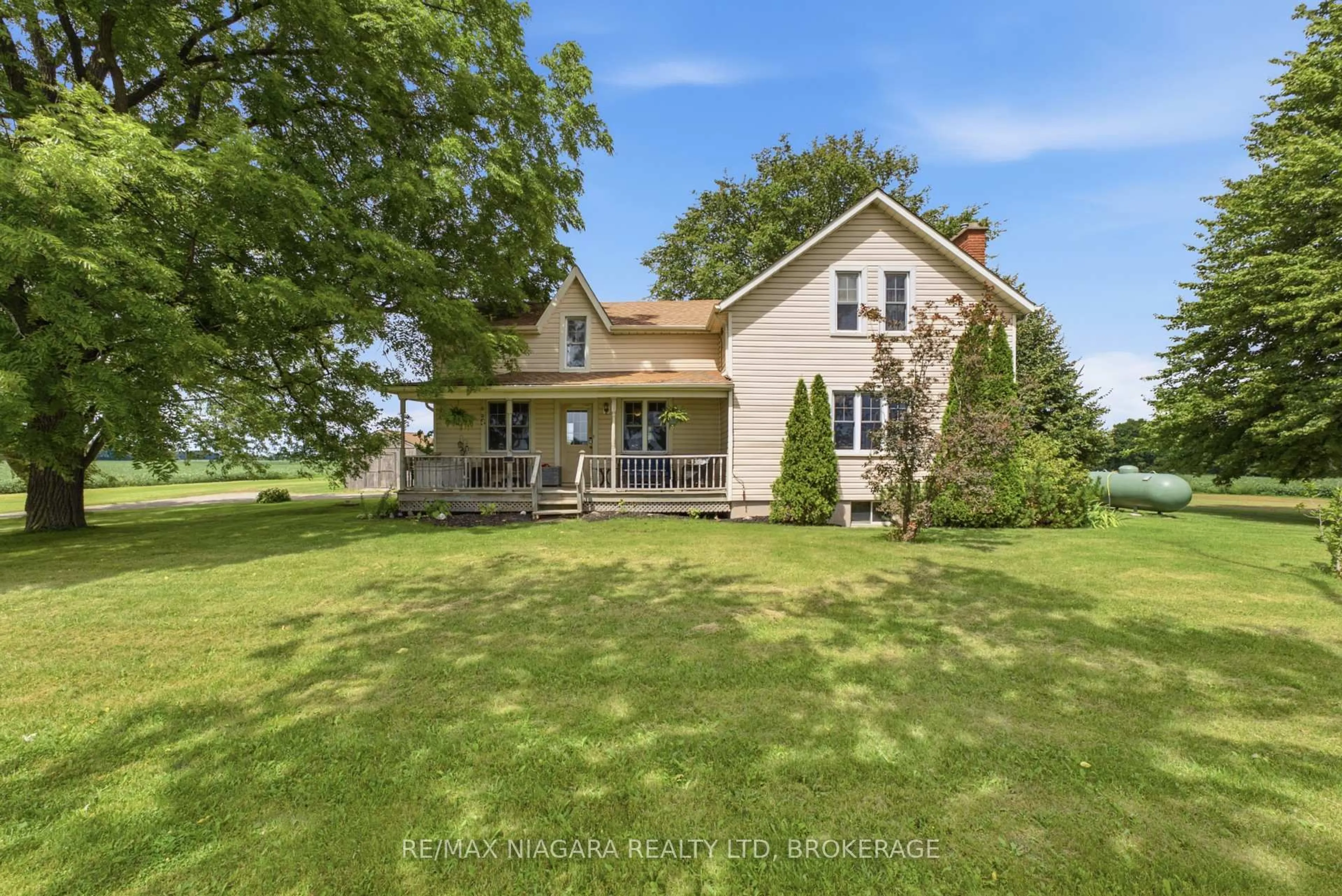 A pic from outside/outdoor area/front of a property/back of a property/a pic from drone, water/lake/river/ocean view for 4491 Canborough Rd, West Lincoln Ontario L0R 2J0