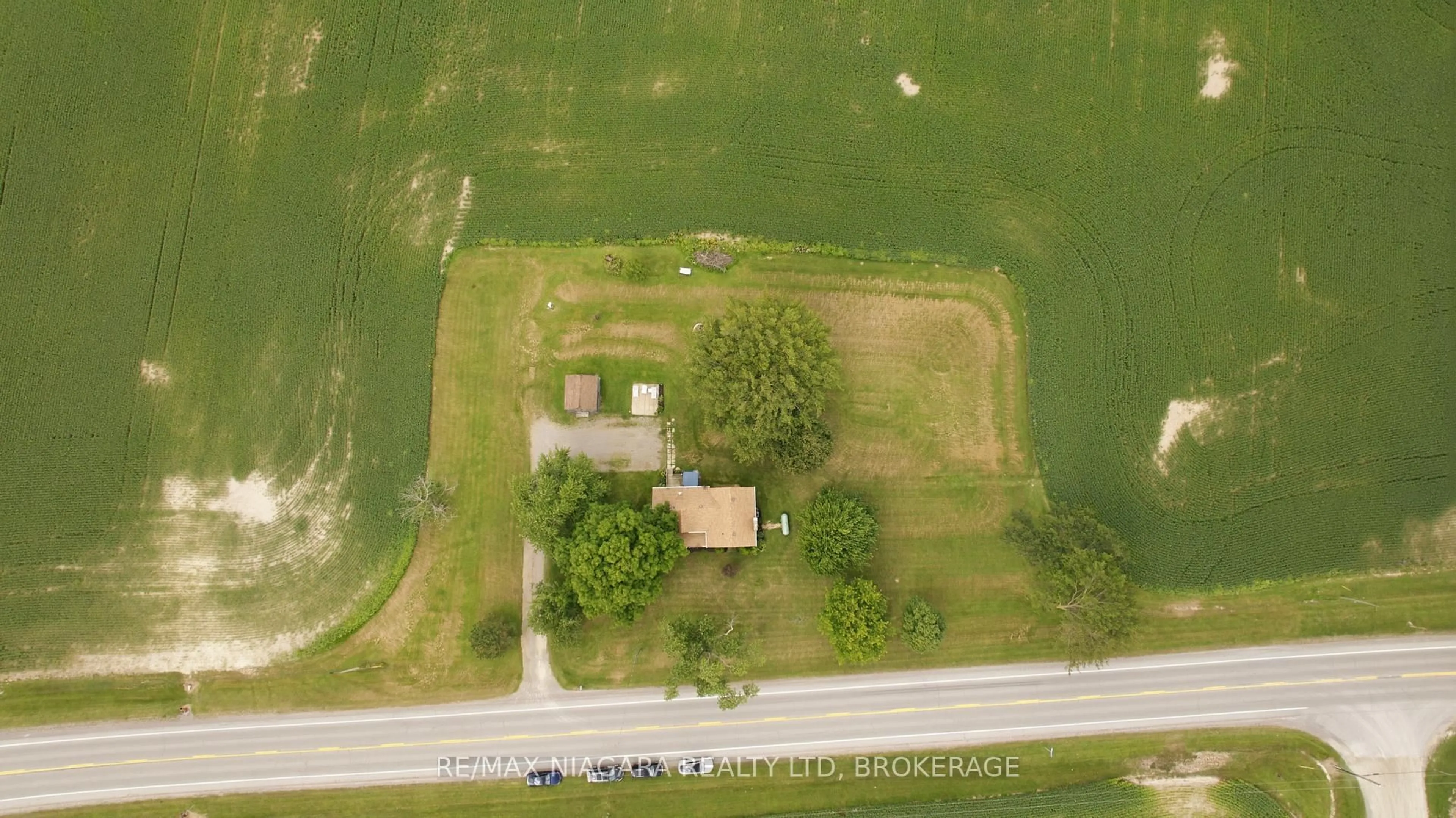 A pic from outside/outdoor area/front of a property/back of a property/a pic from drone, water/lake/river/ocean view for 4491 Canborough Rd, West Lincoln Ontario L0R 2J0