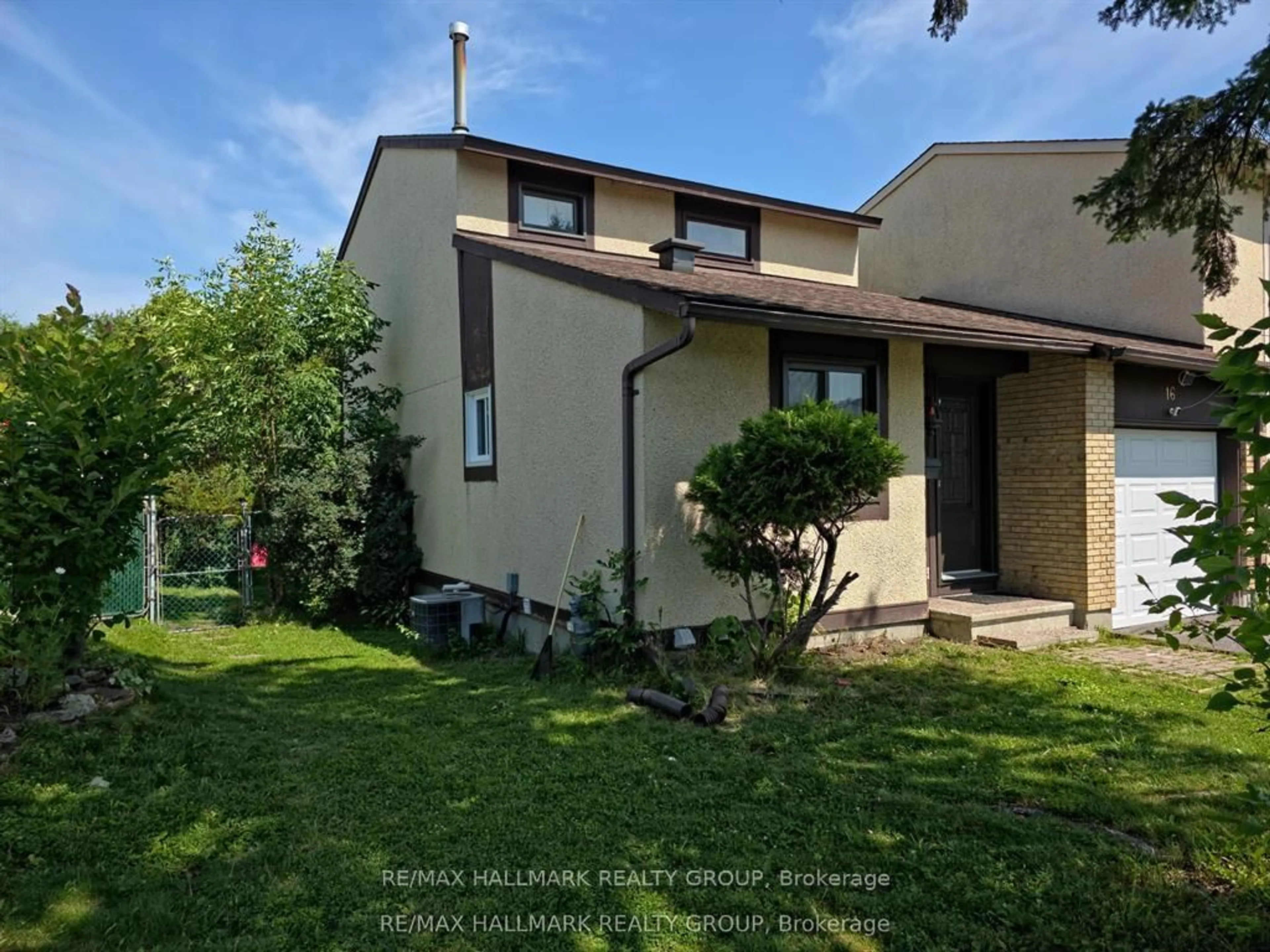 A pic from outside/outdoor area/front of a property/back of a property/a pic from drone, unknown for 16 Tedwyn Dr, Ottawa Ontario K2J 1T8