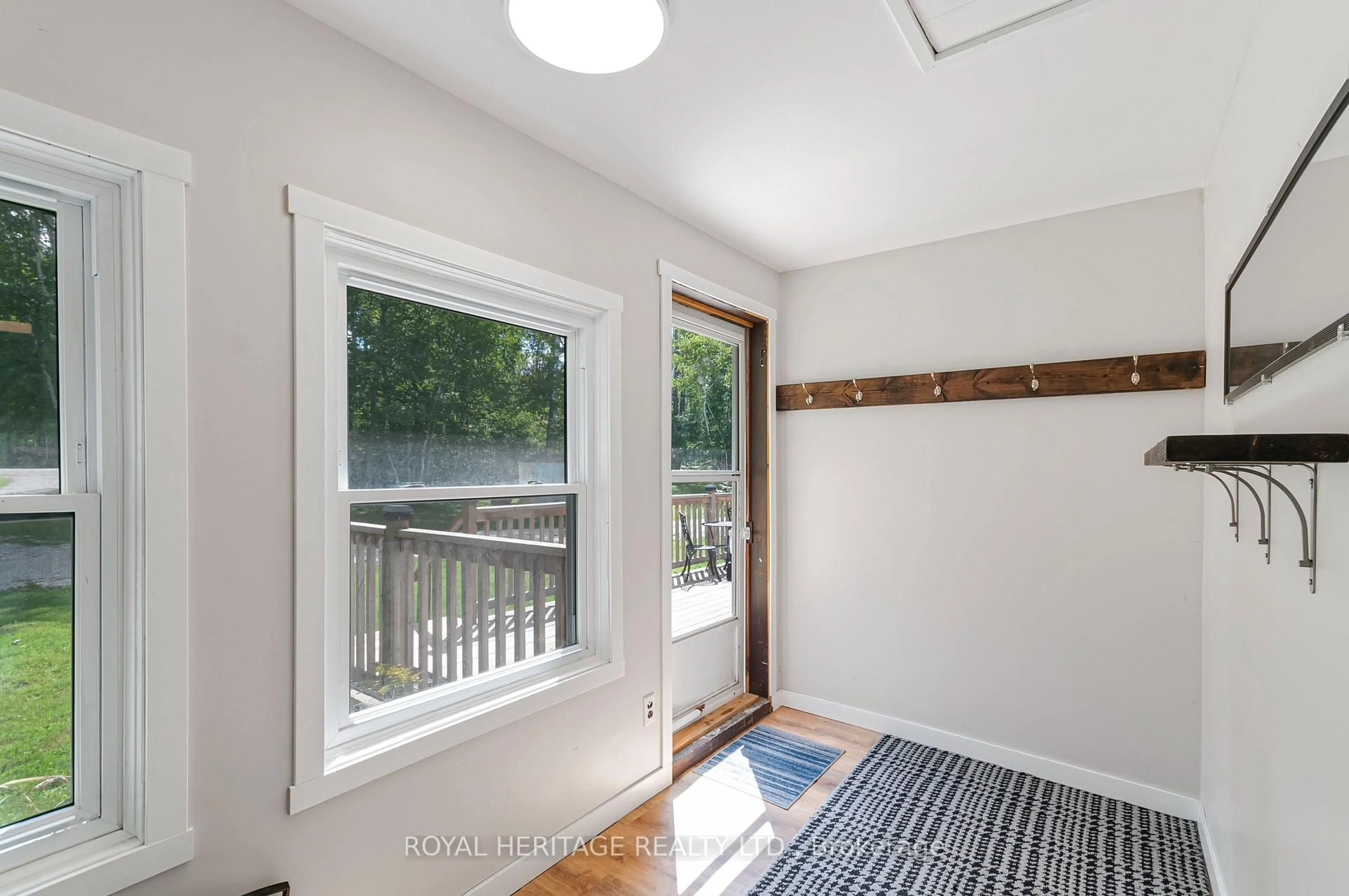Indoor entryway for 213 Monck Rd Cty 45 Rd, Kawartha Lakes Ontario L0K 1W0