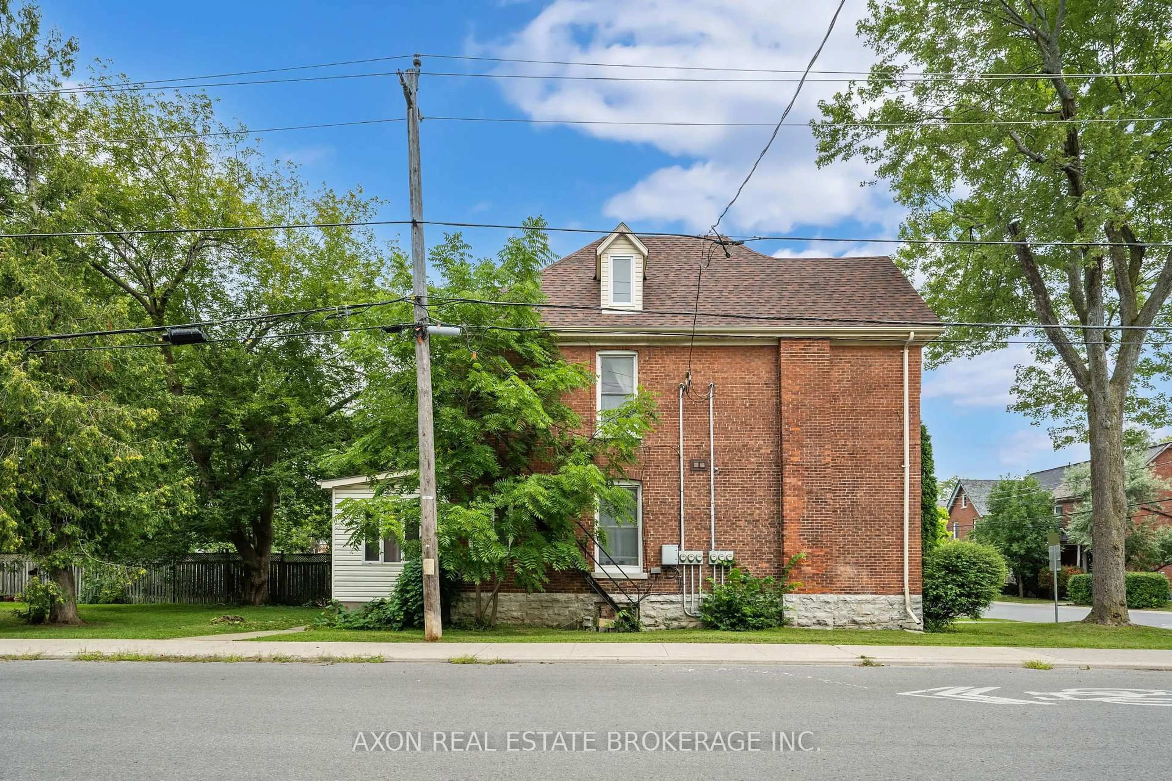 Home with brick exterior material, building for 408 Albert St, Kingston Ontario K7L 3W3
