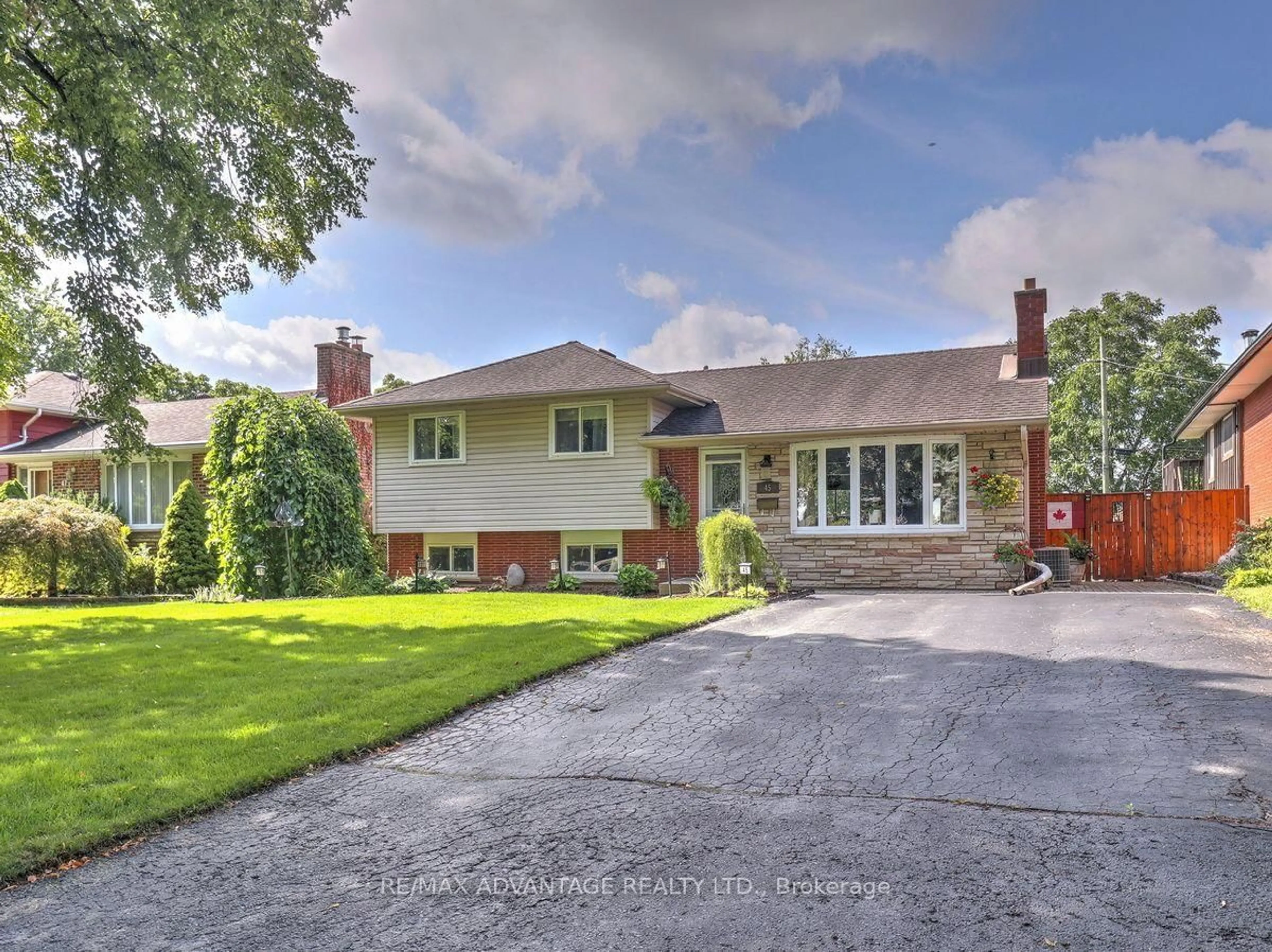 Home with brick exterior material, street for 45 Agincourt Gdns, London South Ontario N5Z 4E5