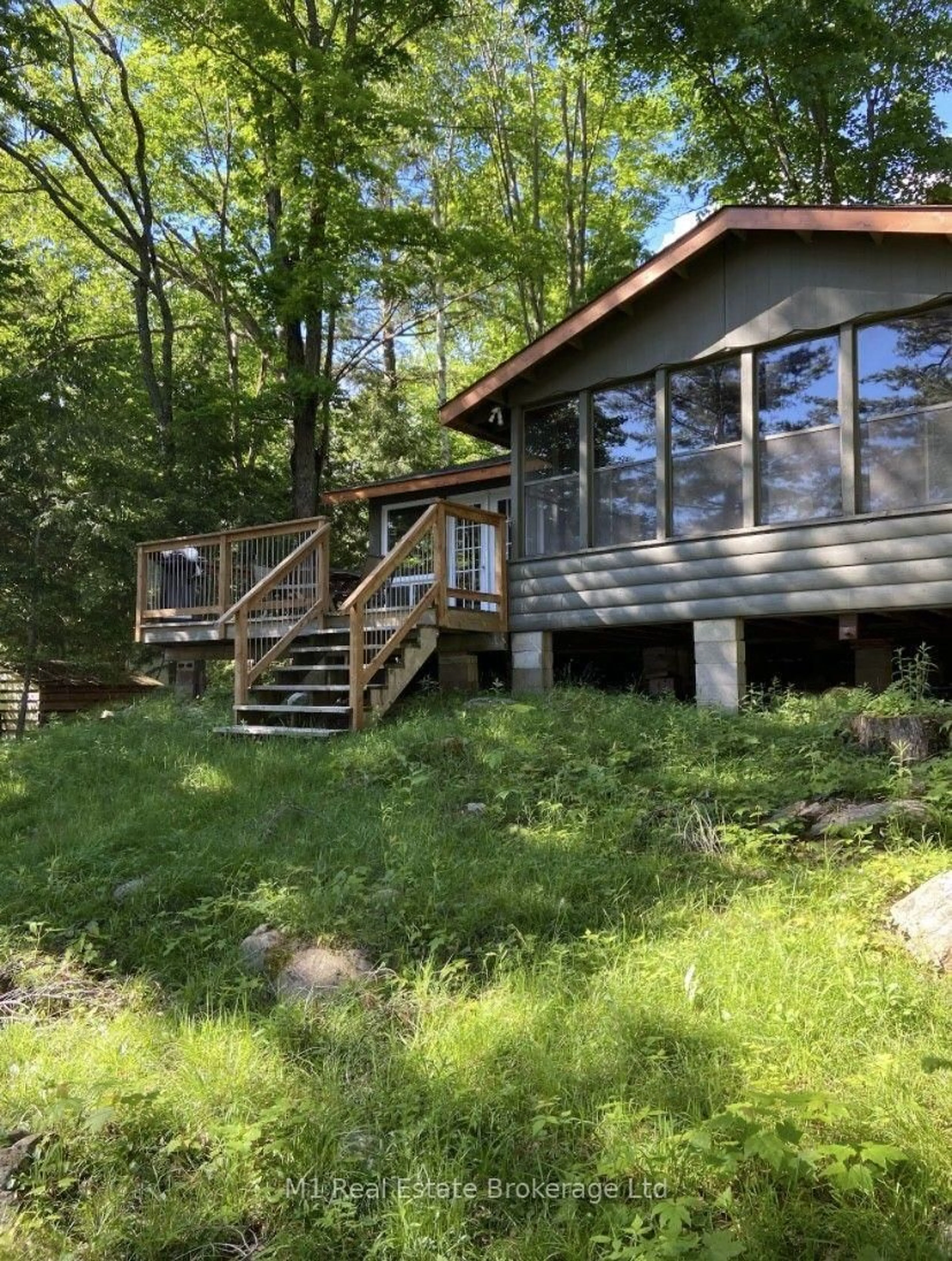 Home with vinyl exterior material, water/lake/river/ocean view for 2322 Wilkinson Rd, Dysart et al Ontario K0M 1S0