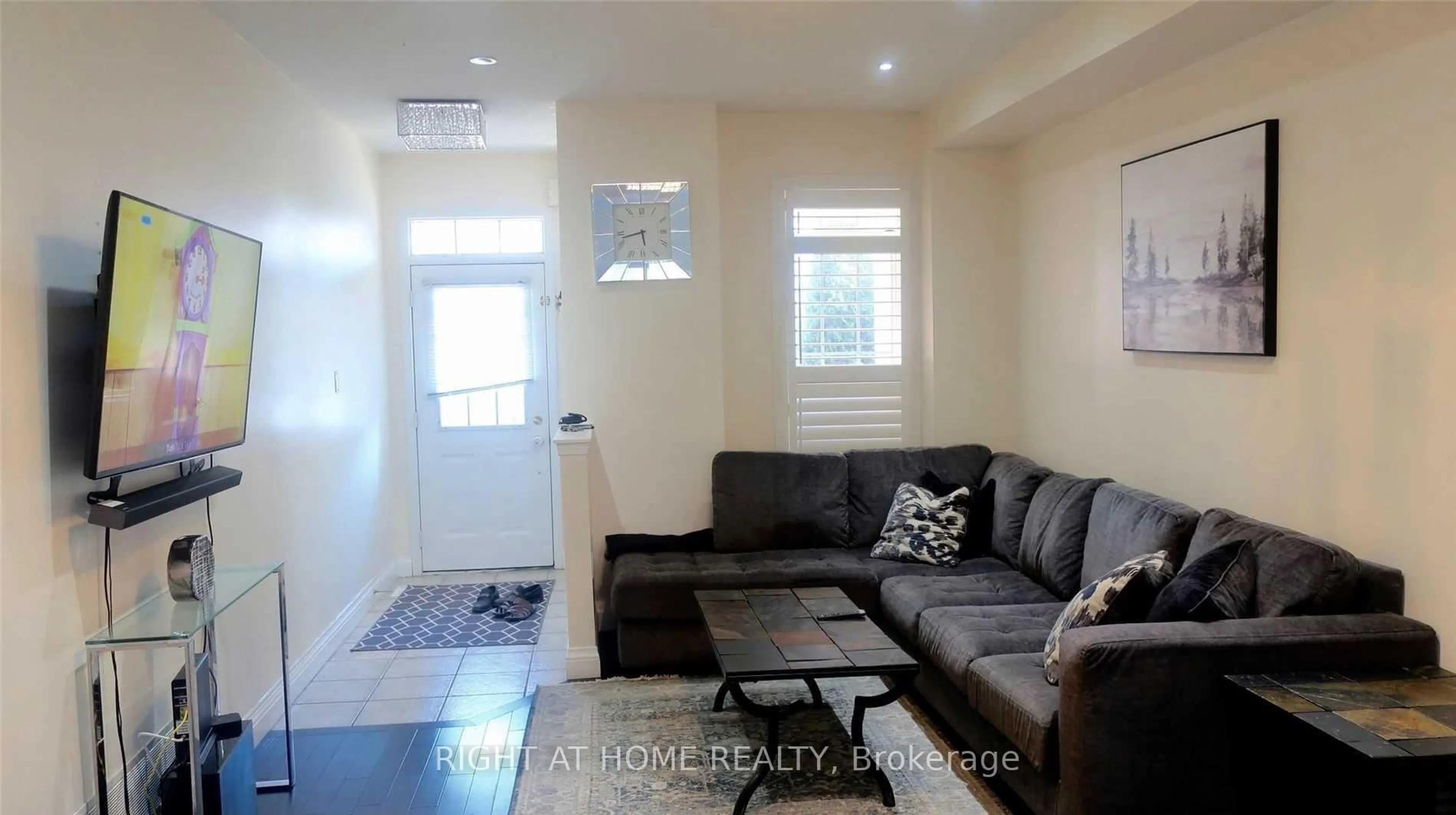Living room with furniture, unknown for 27 Panorama Way, Hamilton Ontario L8E 6C6