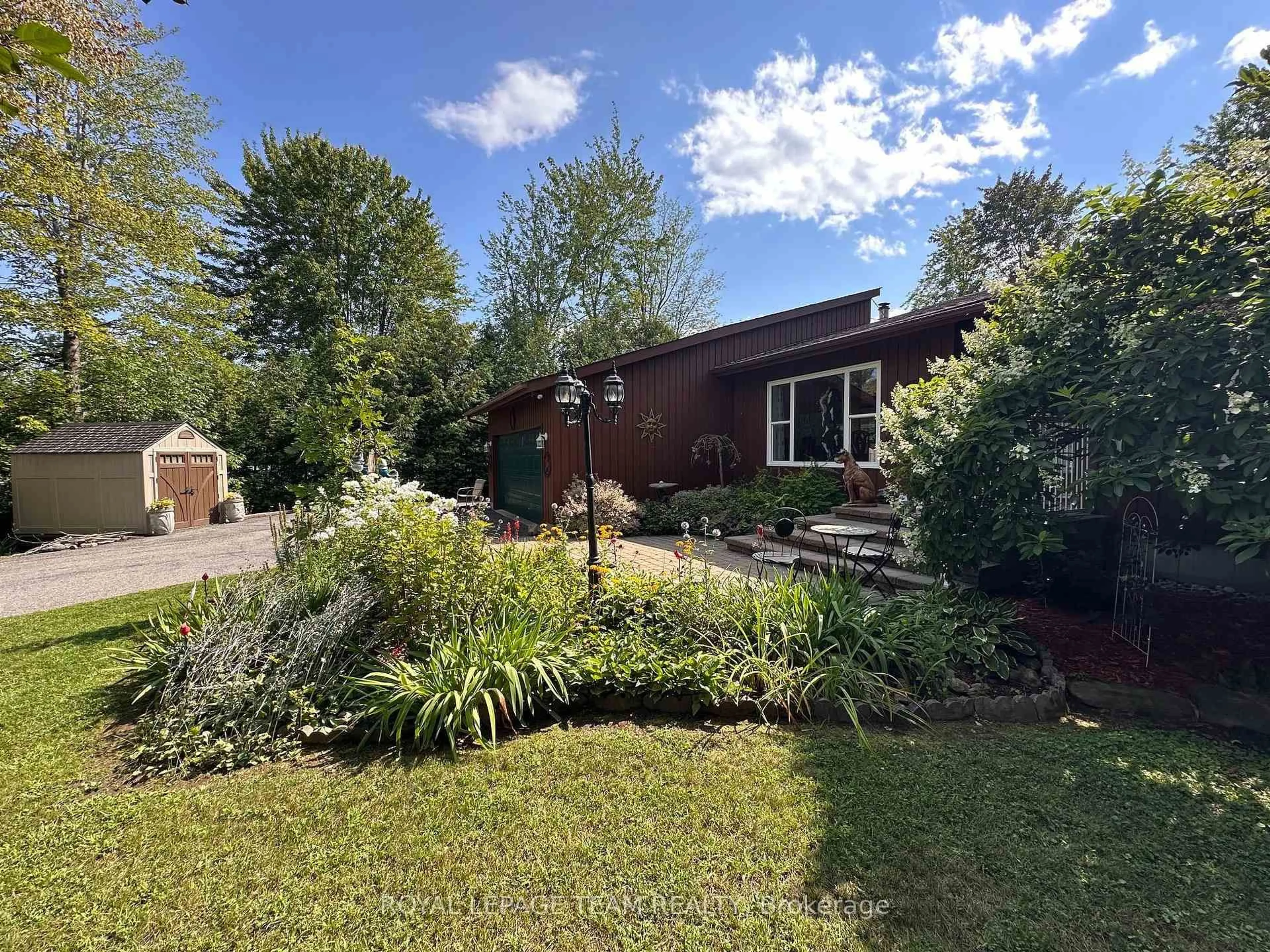 A pic from outside/outdoor area/front of a property/back of a property/a pic from drone, unknown for 1663 CHRISTINA Cres, North Dundas Ontario K0E 1S0