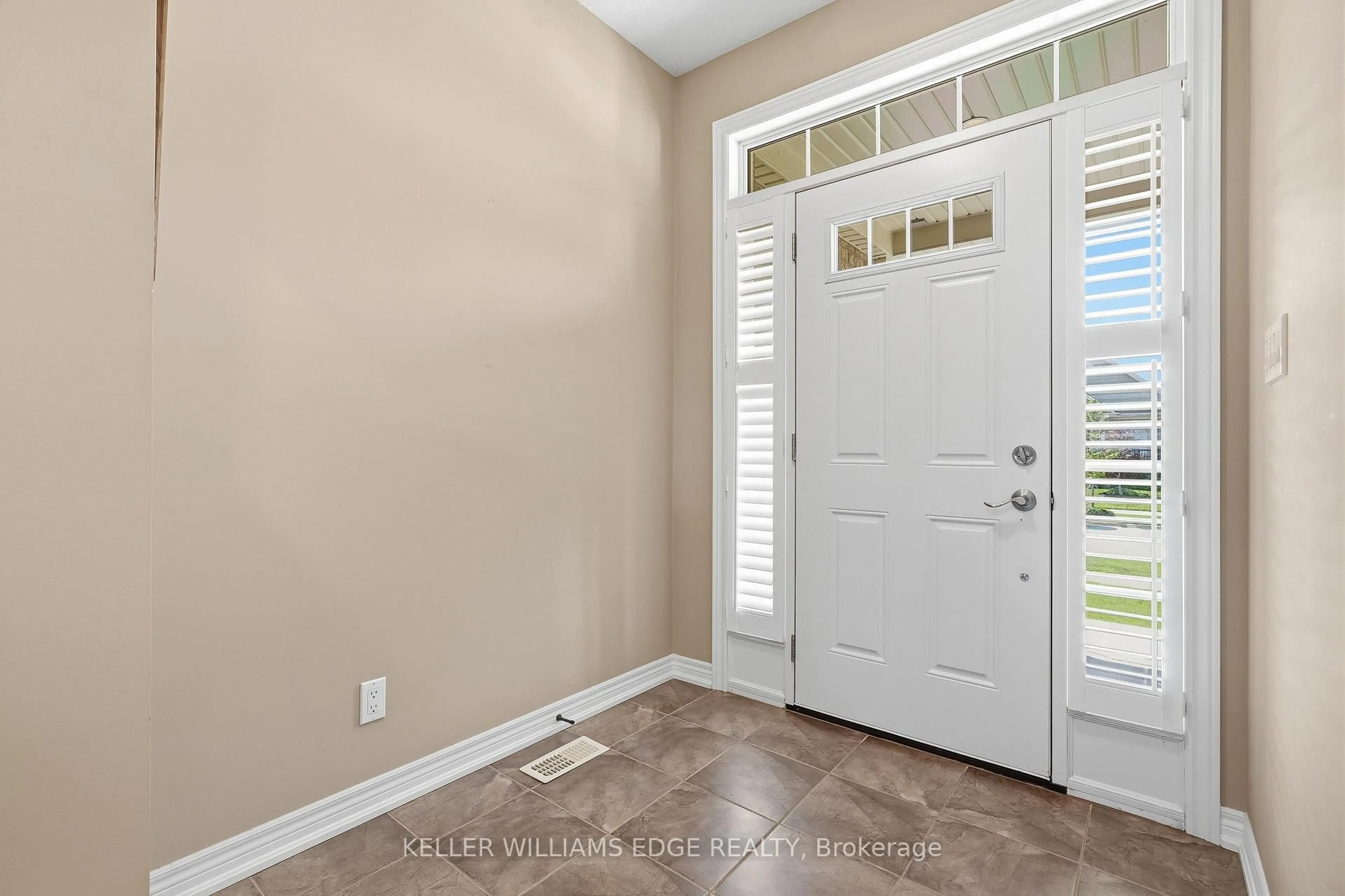 Indoor entryway for 31 Streamside Dr, West Lincoln Ontario L0R 2A0