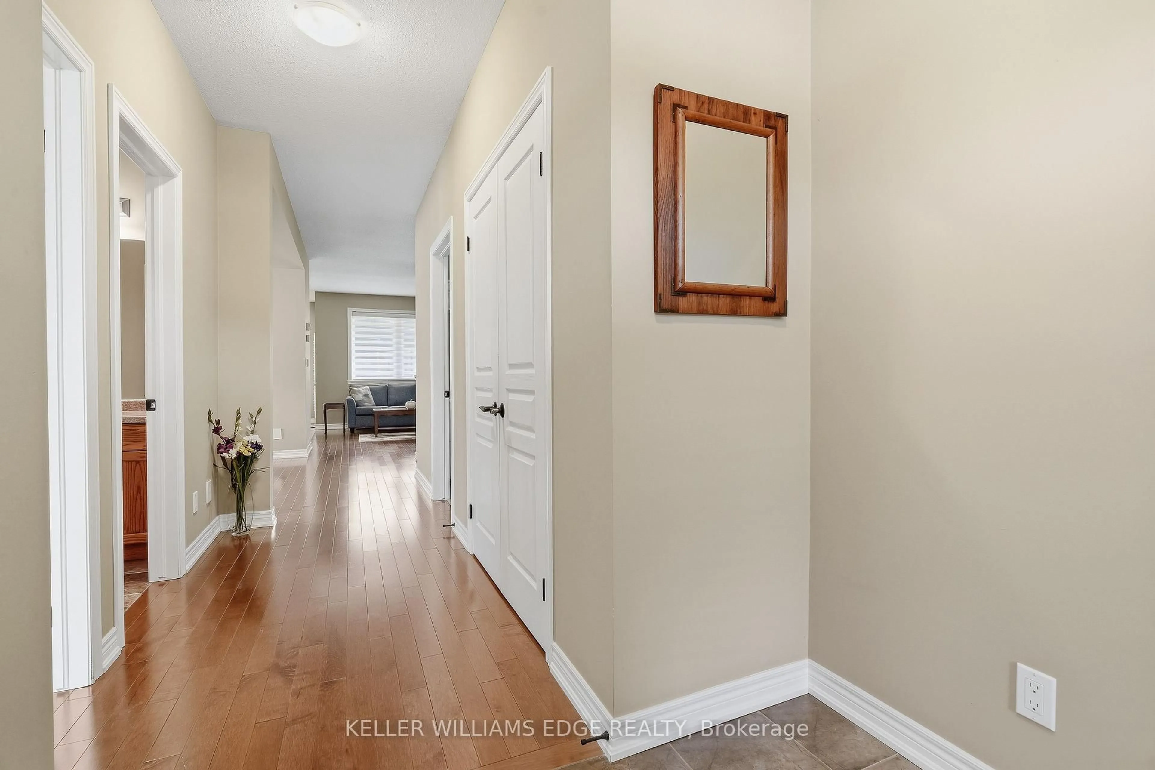 Indoor entryway for 31 Streamside Dr, West Lincoln Ontario L0R 2A0