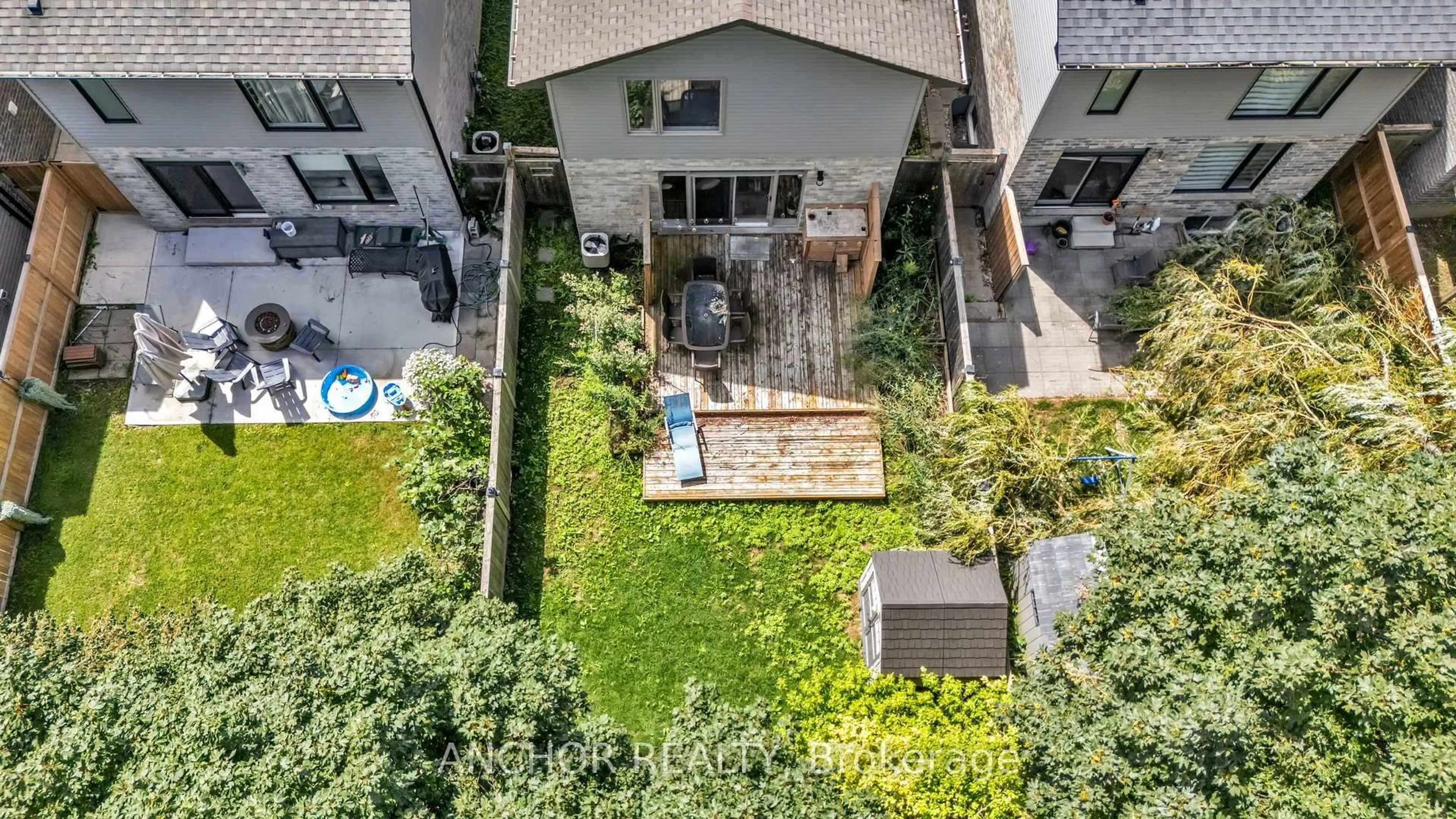 A pic from outside/outdoor area/front of a property/back of a property/a pic from drone, unknown for 2170 Tribalwood St, London North Ontario N6G 3E7