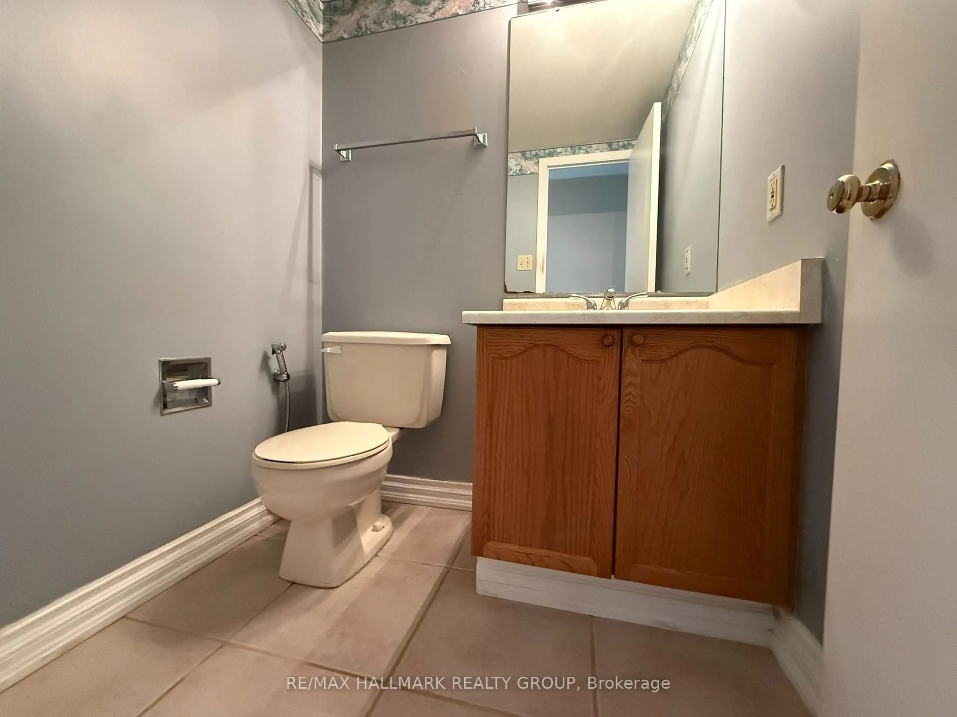 Standard bathroom, unknown for 181 Tartan Dr, Barrhaven Ontario K2J 3S2