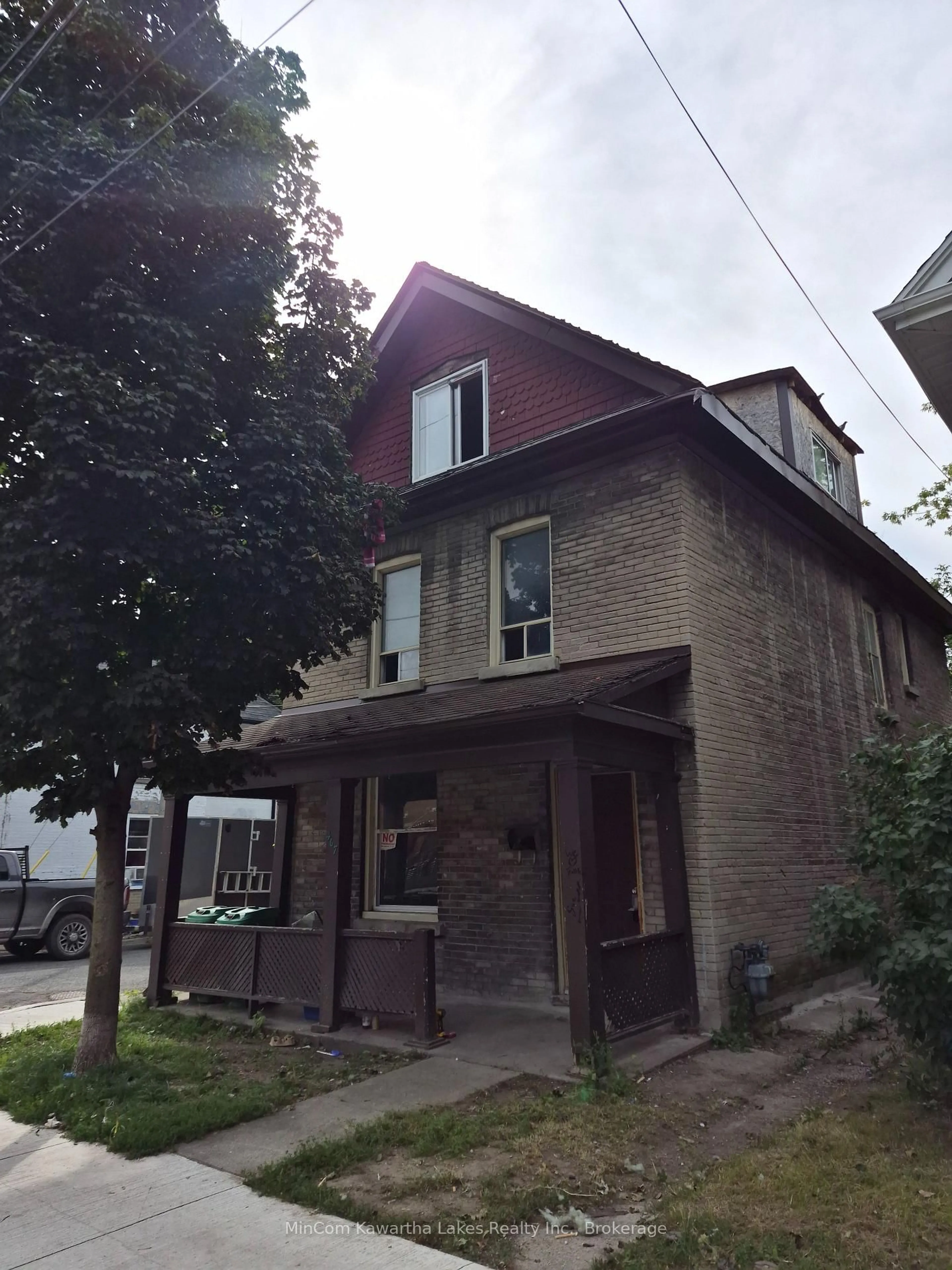 Home with brick exterior material, building for 467 ALBERT St, Peterborough Ontario K9J 4N6