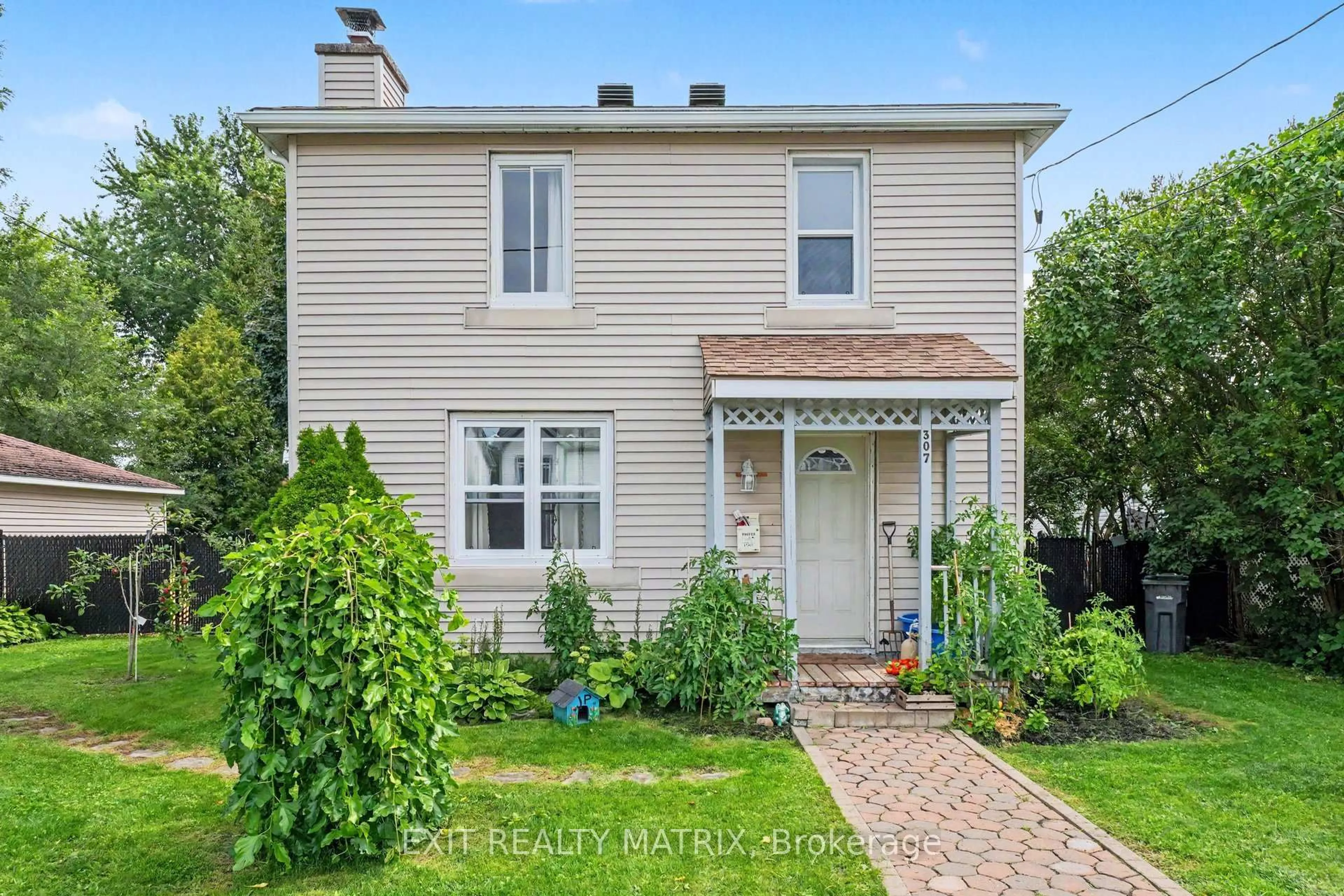 Home with brick exterior material, street for 307 West St, Hawkesbury Ontario K6A 2P8