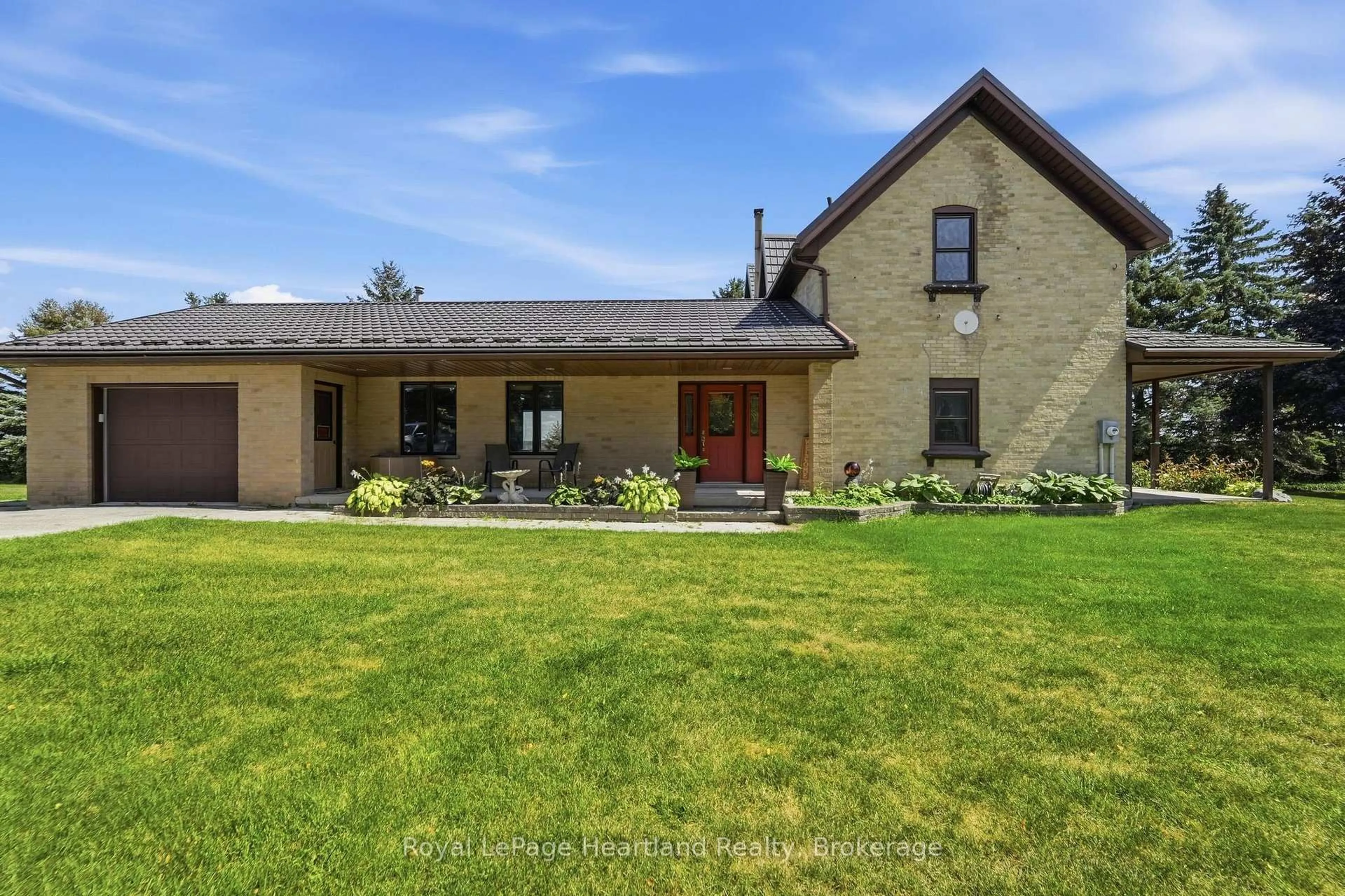 A pic from outside/outdoor area/front of a property/back of a property/a pic from drone, unknown for 38904 Londesboro Rd, Central Huron Ontario N7A 3Y1