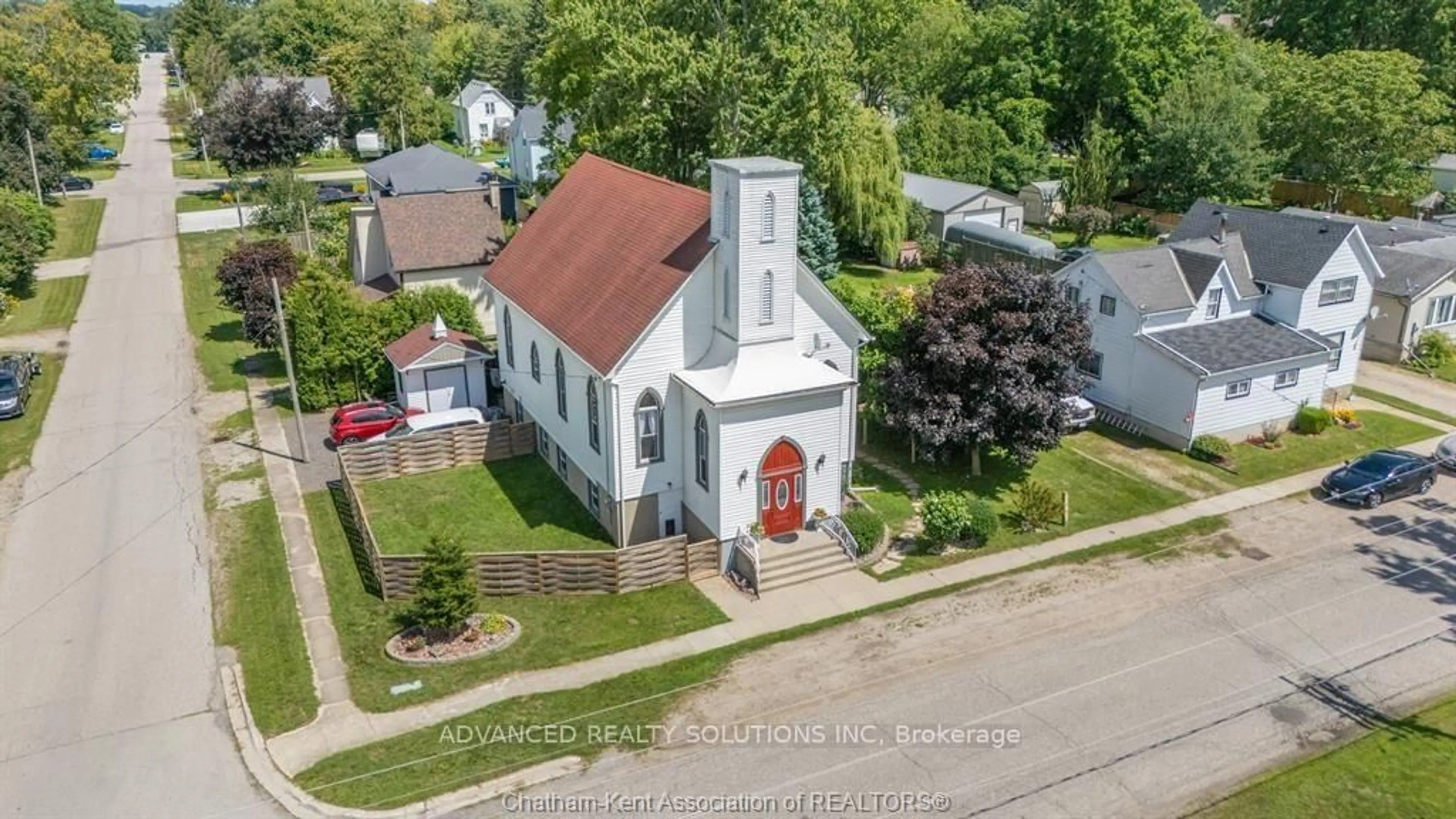 A pic from outside/outdoor area/front of a property/back of a property/a pic from drone, street for 203 Mcintyre St, Dutton/Dunwich Ontario N0L 1J0