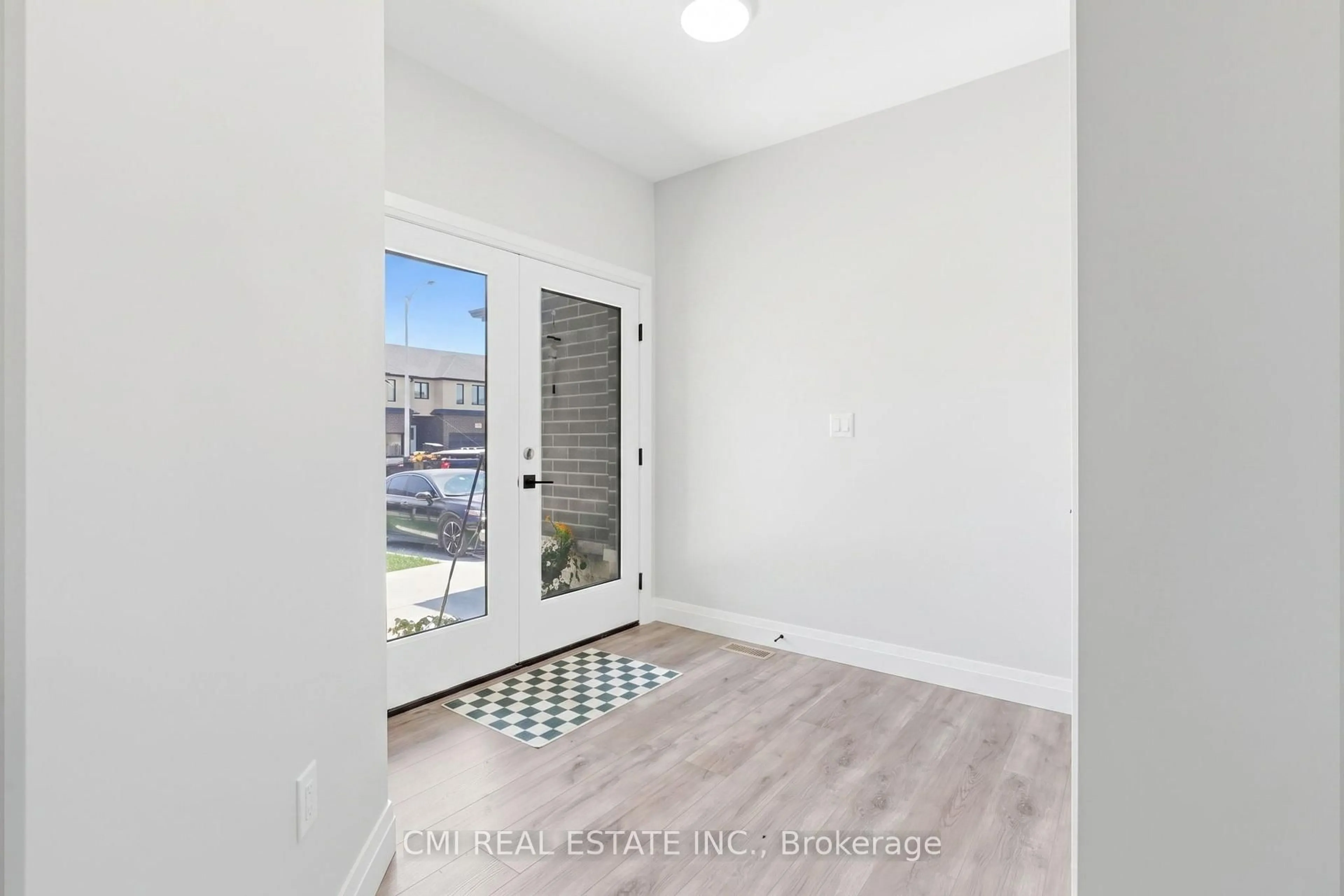 Indoor entryway for 93 Eagle St #10B, Leamington Ontario N8H 0G5