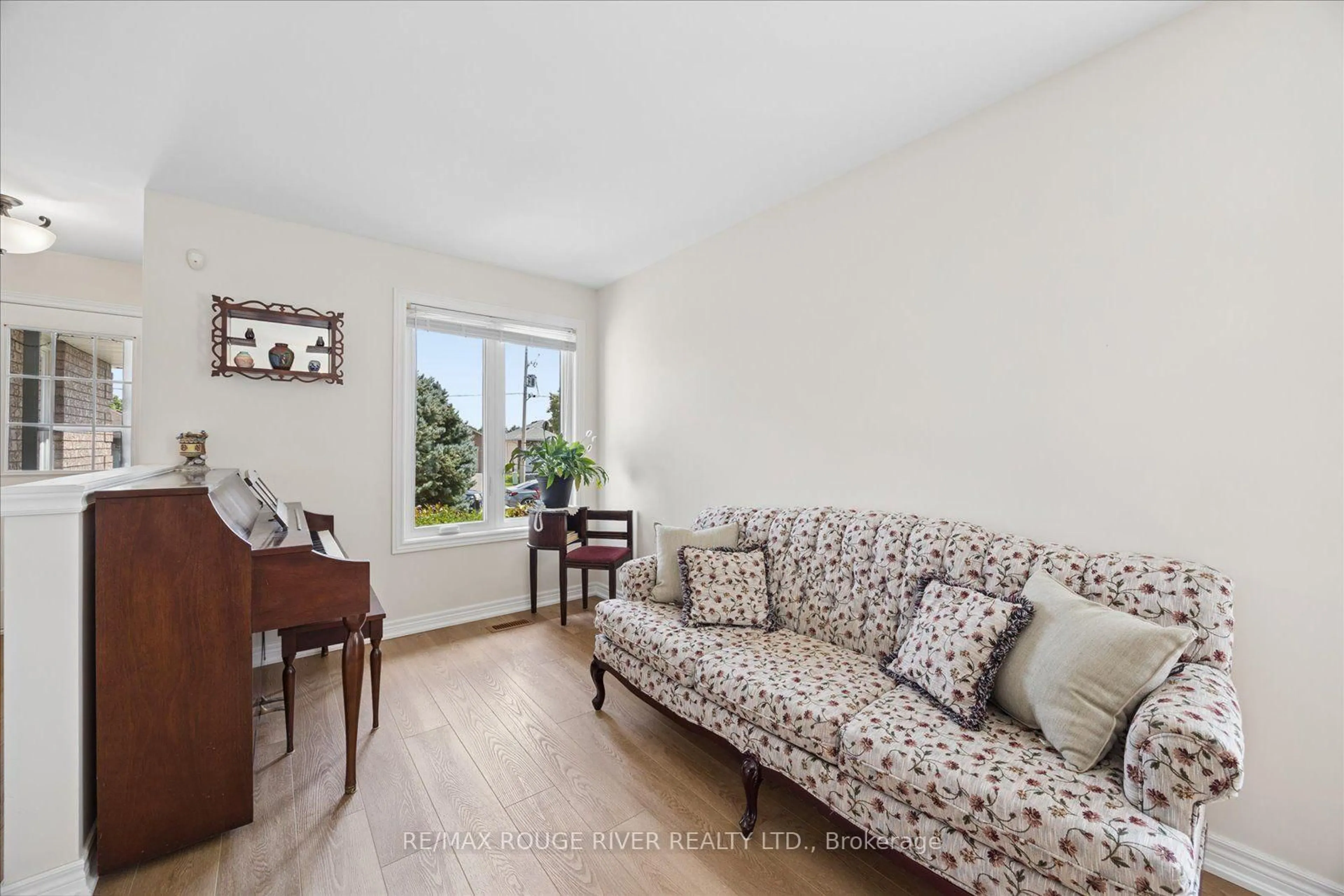 Living room with furniture, unknown for 3 Beall St, Kawartha Lakes Ontario K9A 6J6