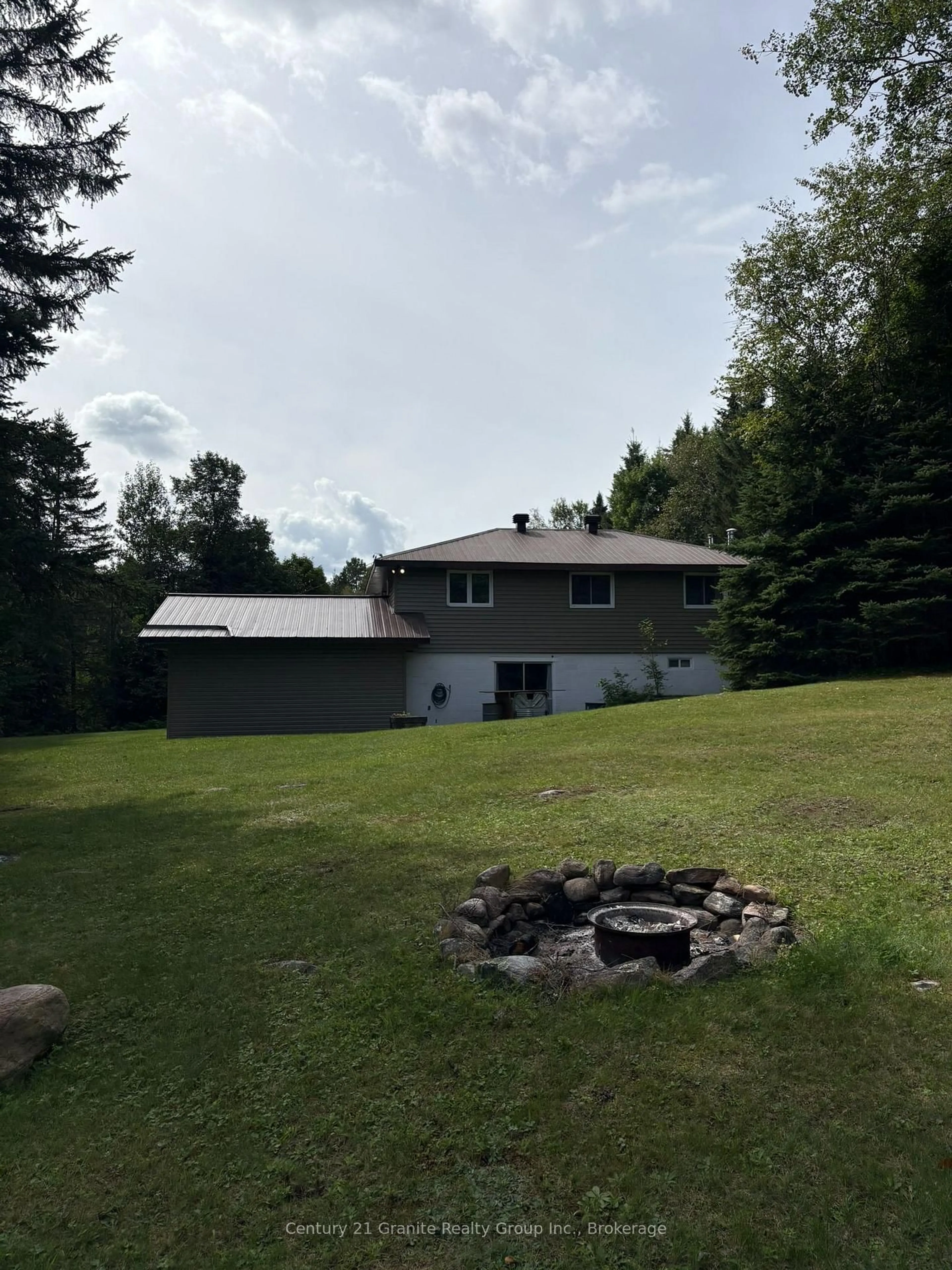 A pic from outside/outdoor area/front of a property/back of a property/a pic from drone, unknown for 33333 Hwy 62 Highway, Maynooth Ontario K0L 2S0