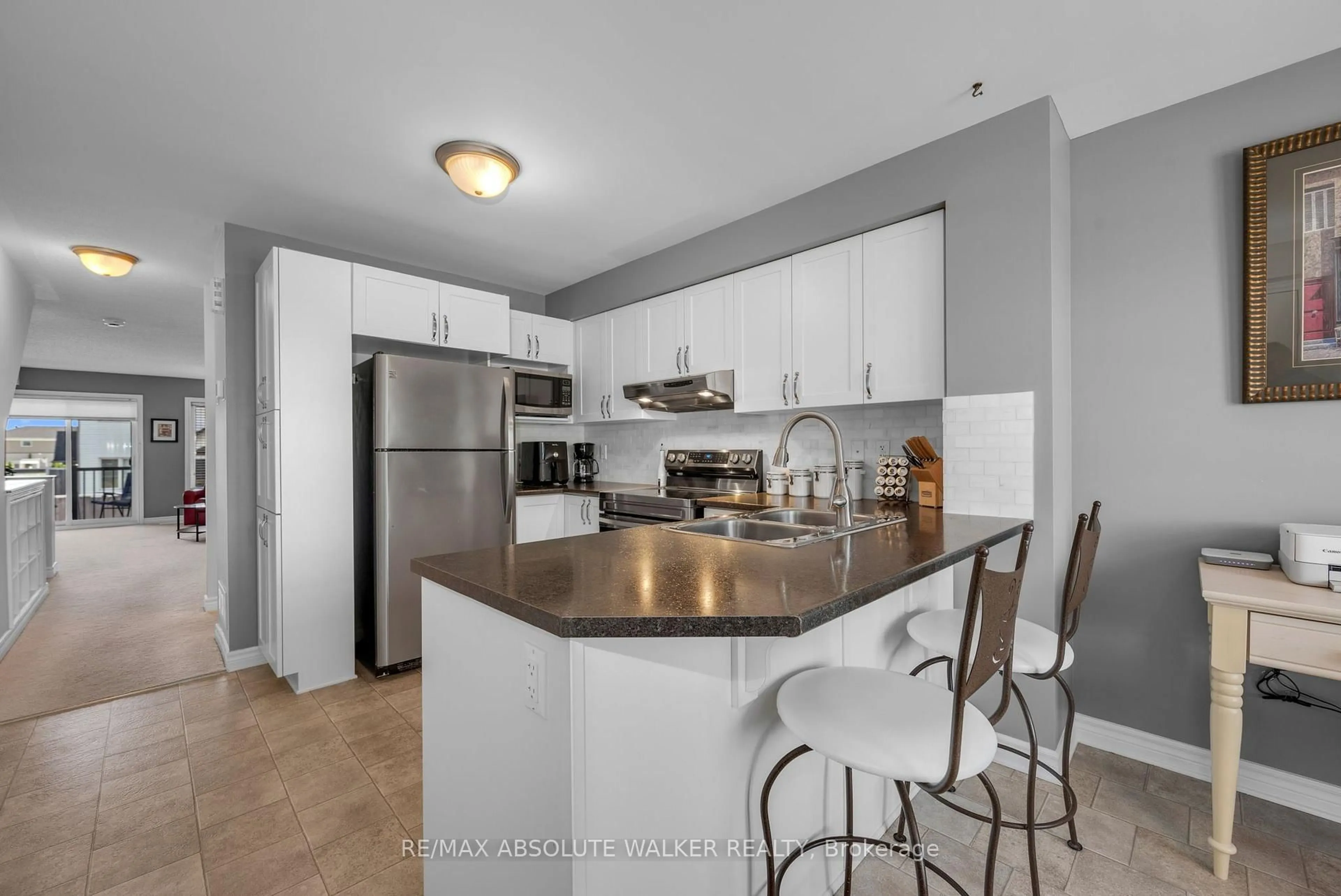 Standard kitchen, unknown for 2414 Esprit Dr, Orleans Ontario K4A 0R2