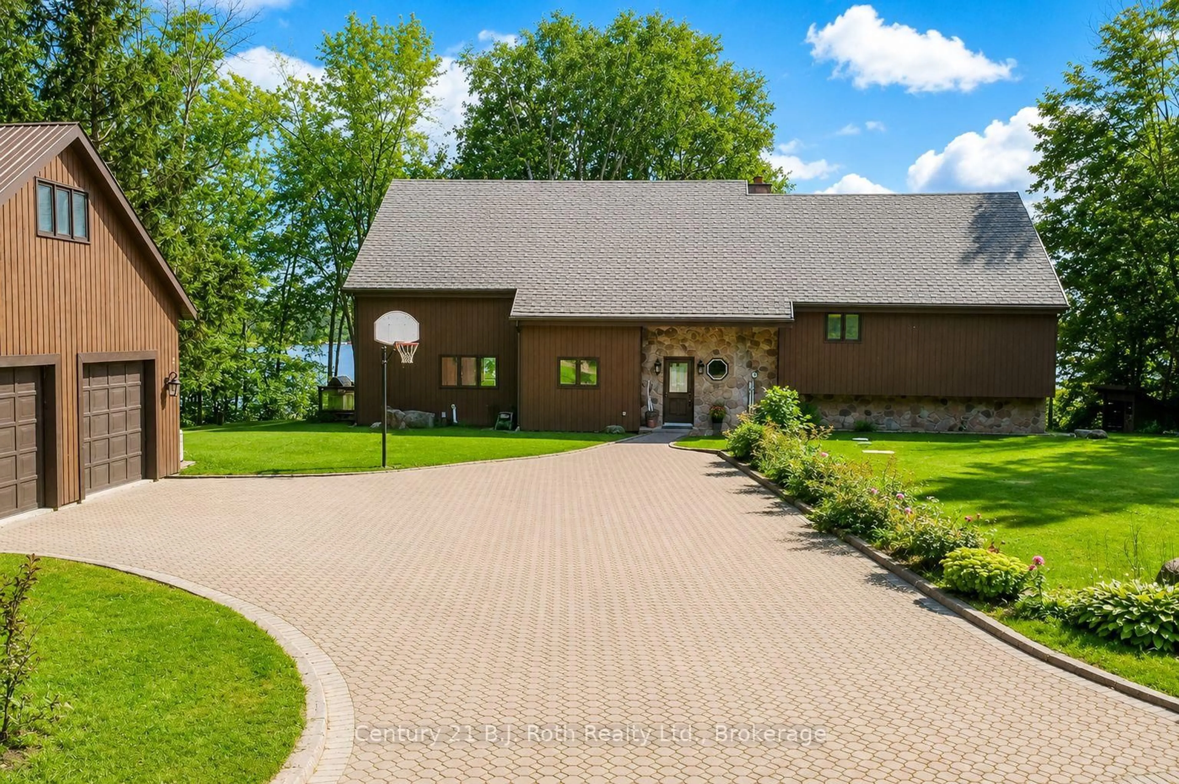 Patio, unknown for 89 MCCRACKIN Ave, Kawartha Lakes Ontario L0K 1W0