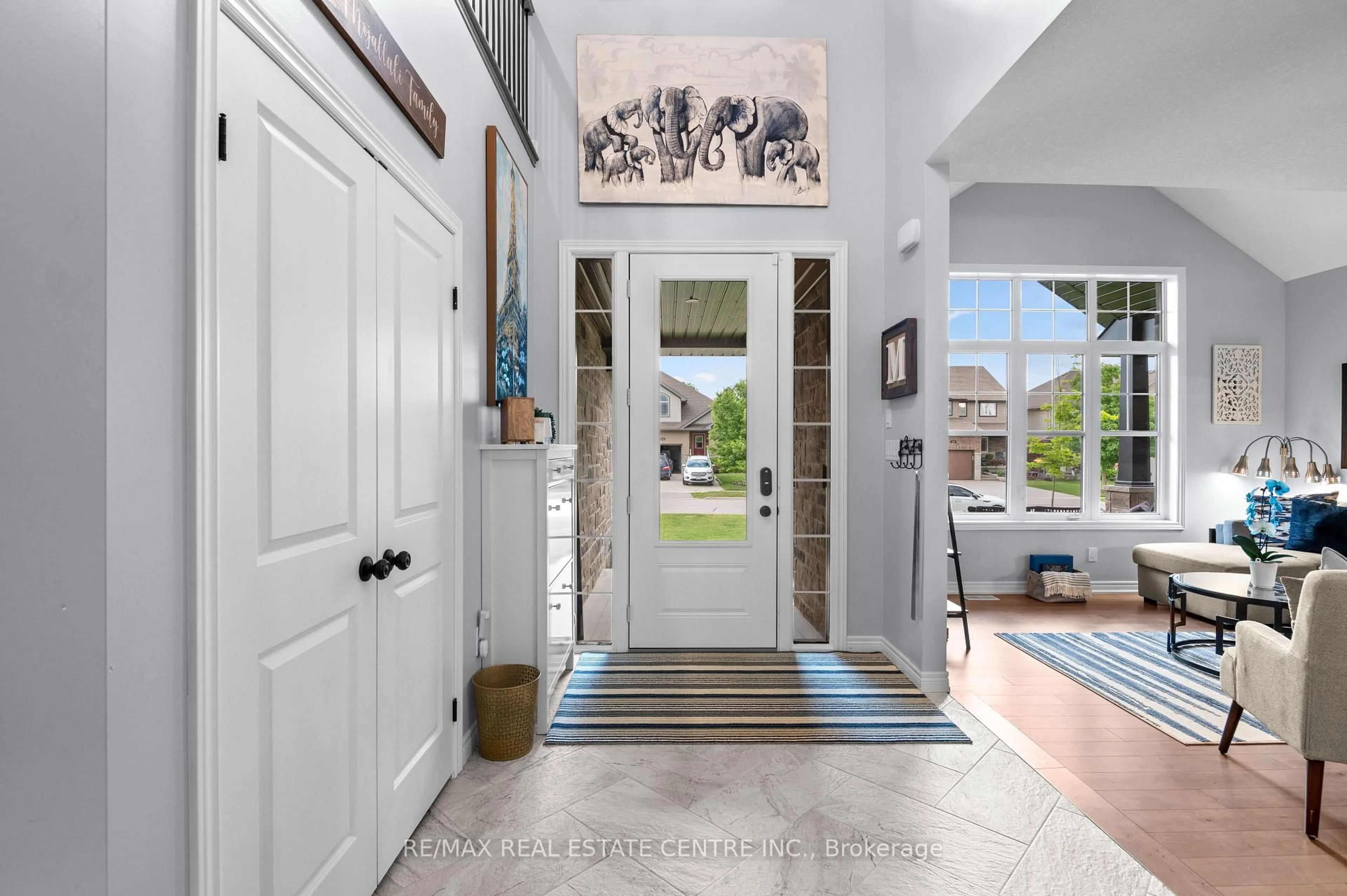 Indoor entryway for 139 Marr Dr, Centre Wellington Ontario N0B 1S0