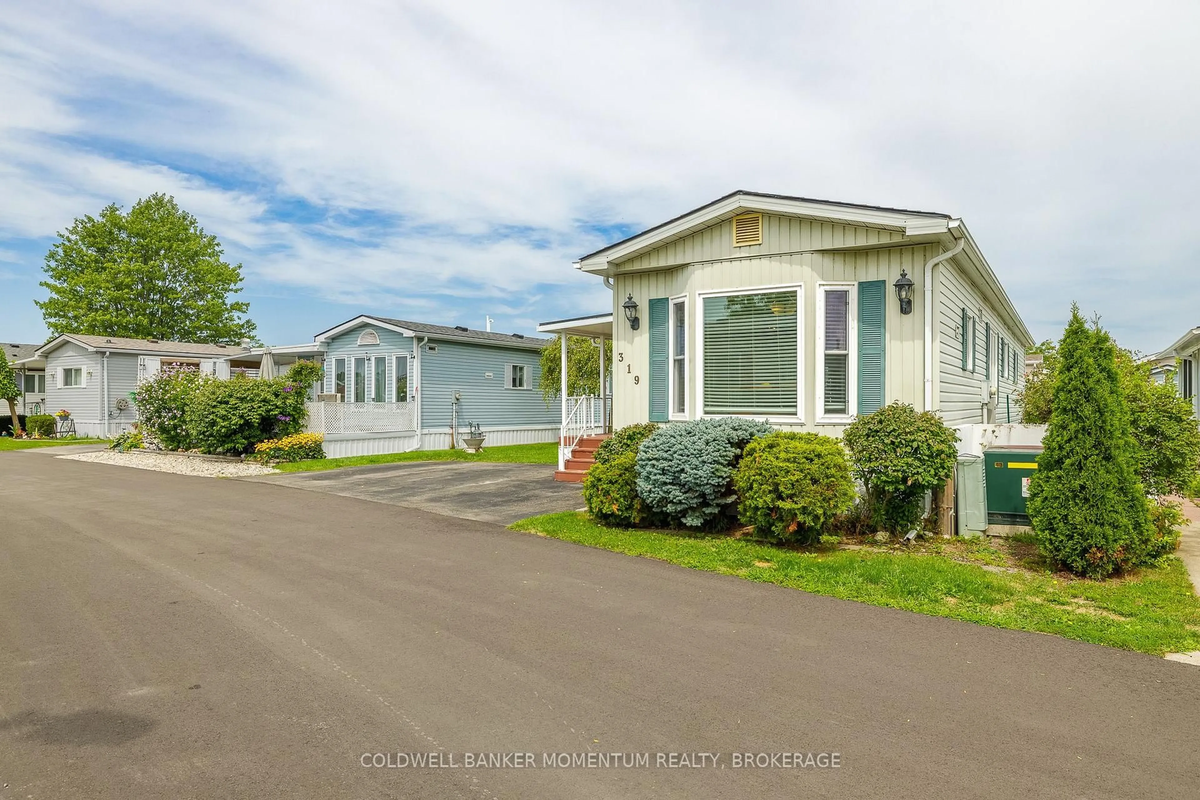 Home with vinyl exterior material, water/lake/river/ocean view for 3033 Townline Rd #319, Fort Erie Ontario L0S 1S1