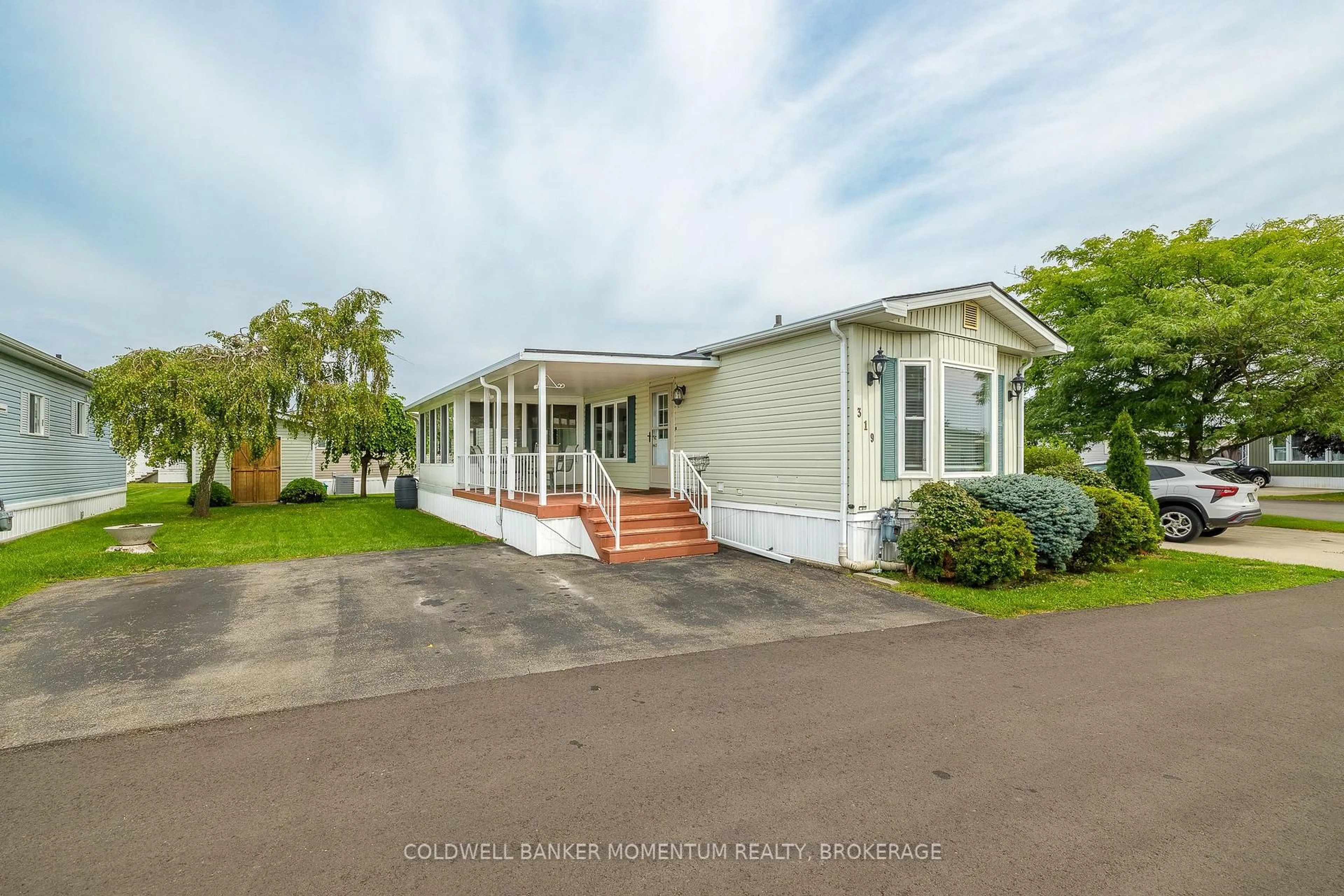 Home with vinyl exterior material, water/lake/river/ocean view for 3033 Townline Rd #319, Fort Erie Ontario L0S 1S1