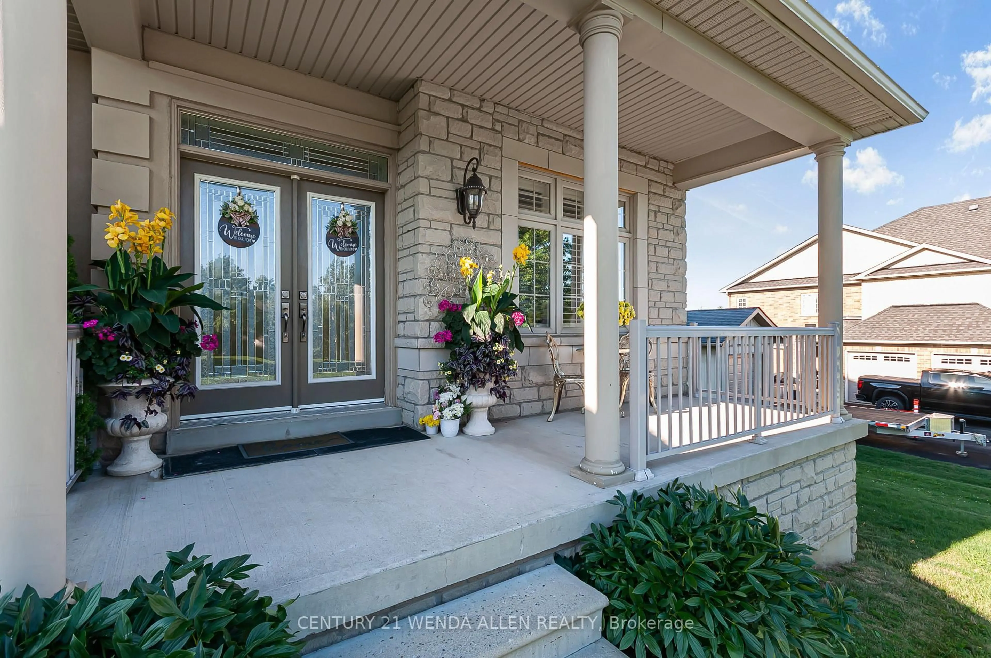 Indoor entryway for 44 Orchard Dr, Mono Ontario L9W 6L6