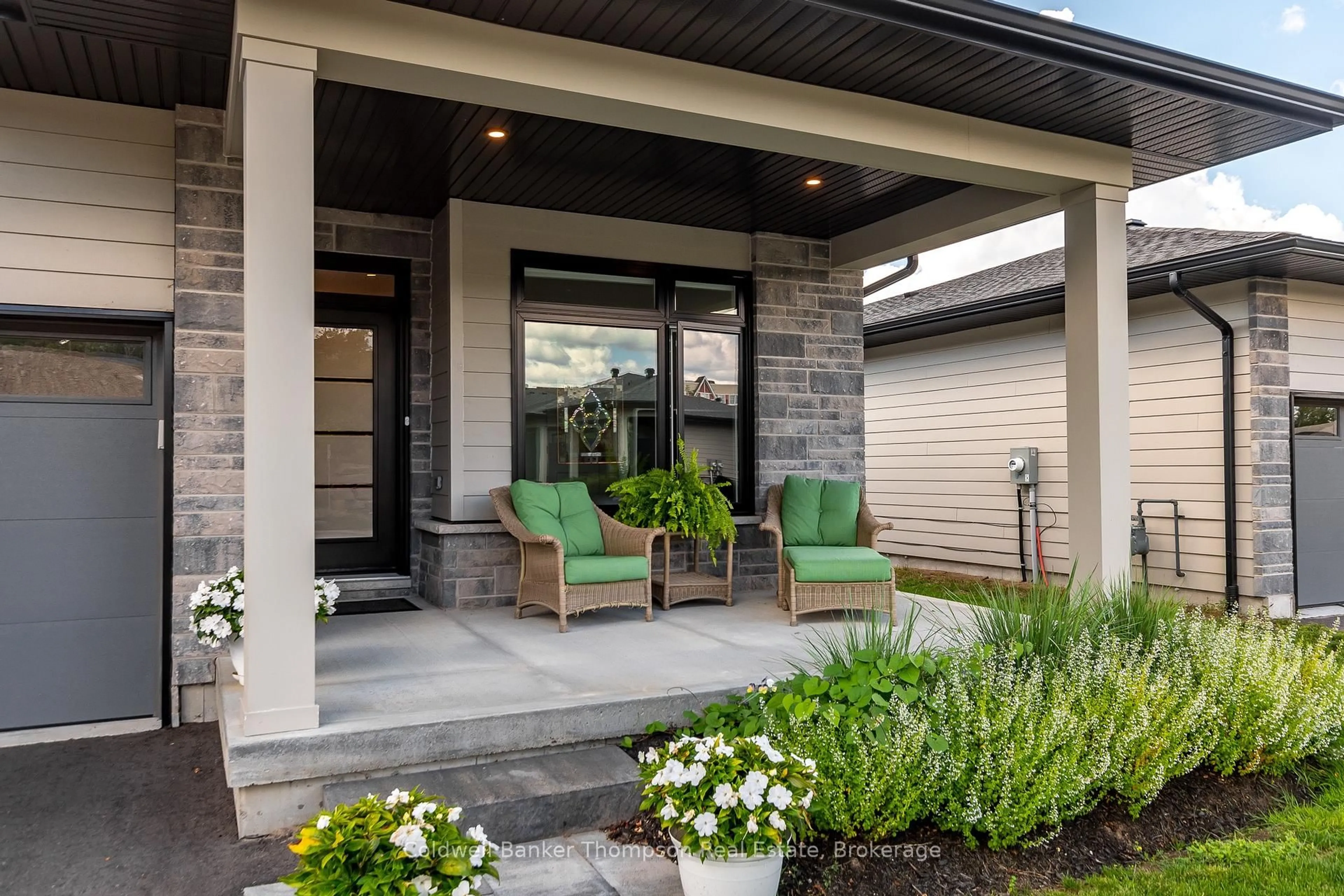 Indoor entryway for 23 Jack St, Huntsville Ontario P1H 0G4