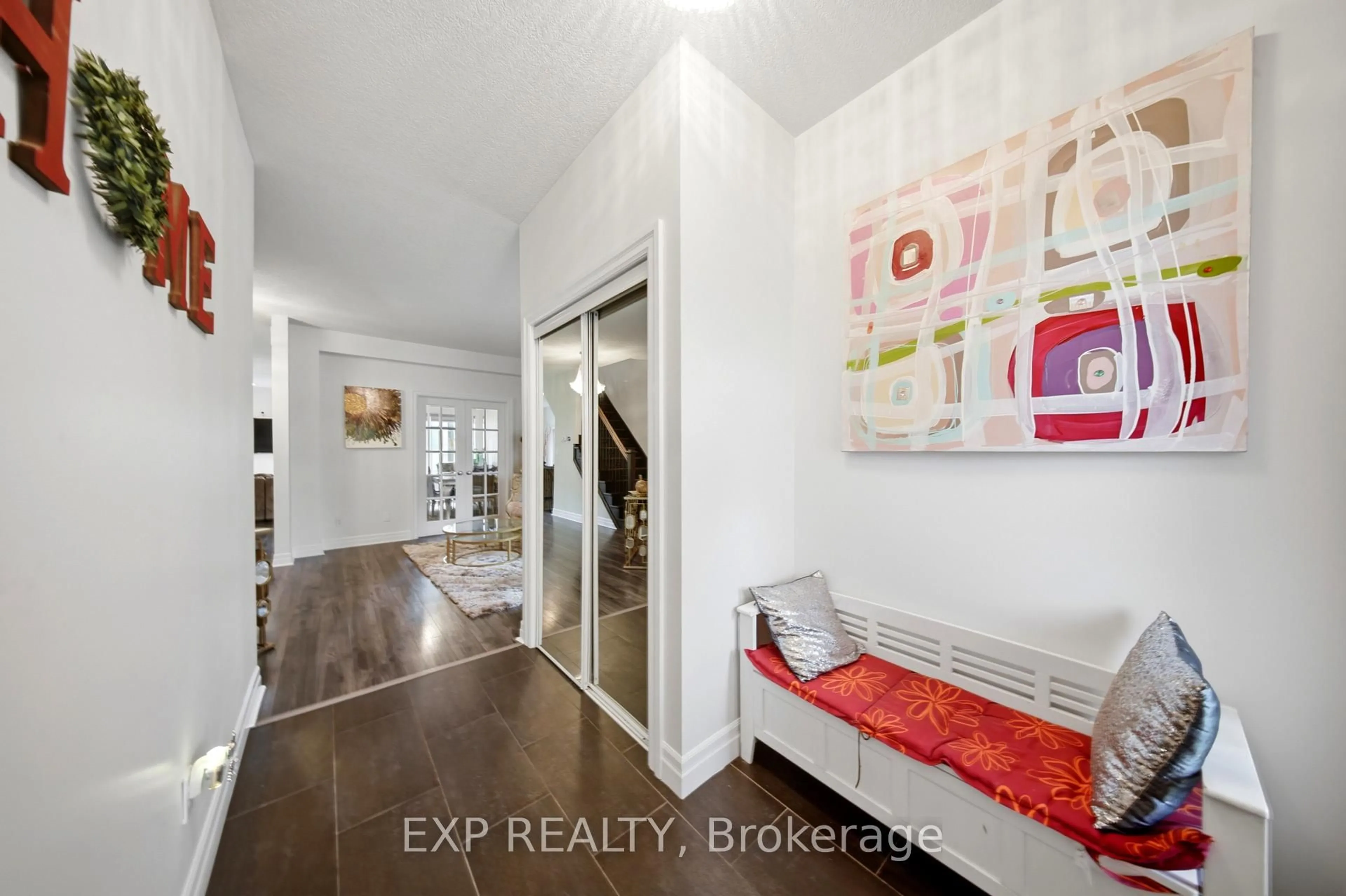 Indoor entryway for 167 Broadoaks Dr, Cambridge Ontario N1T 0B3