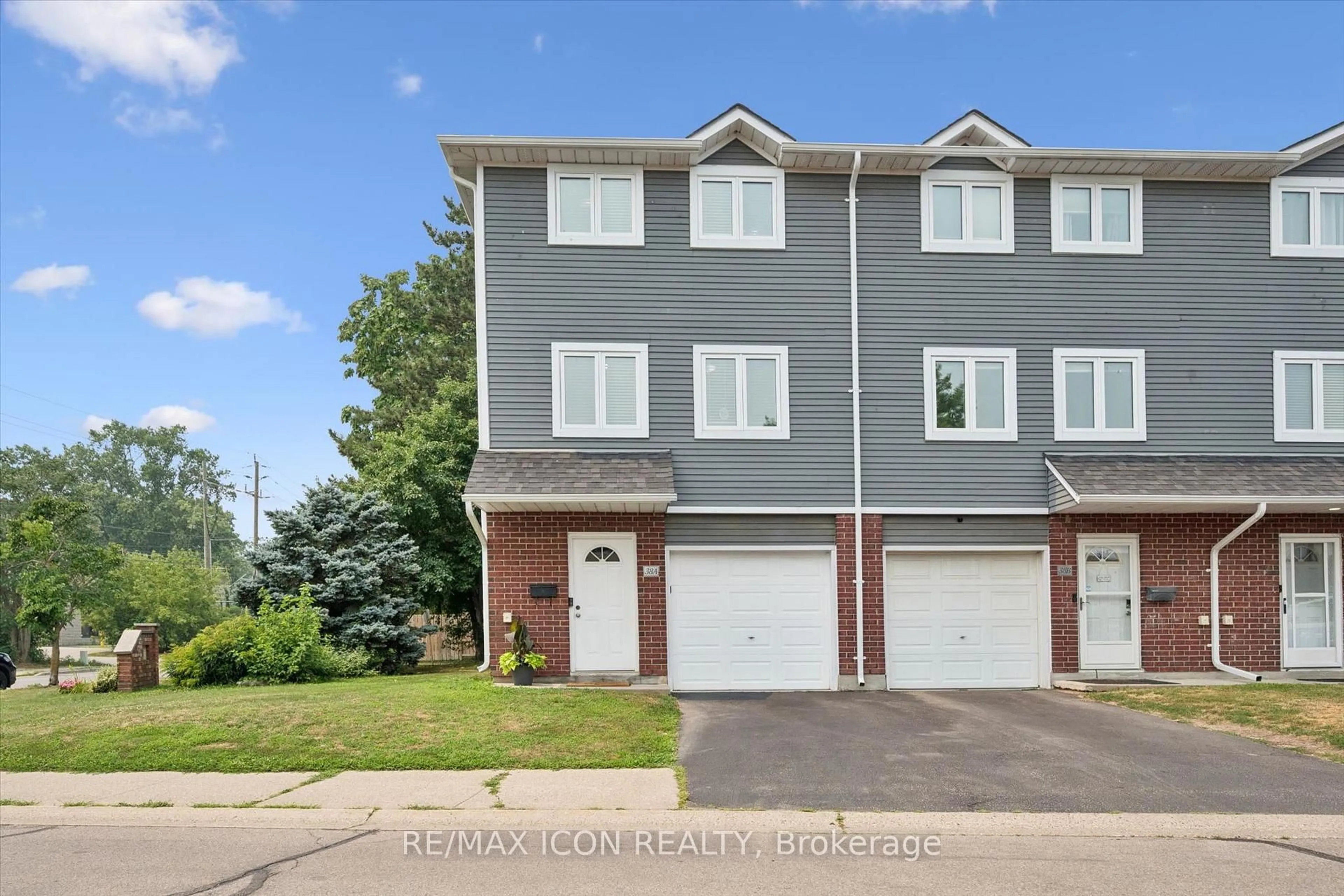 Home with vinyl exterior material, street for 38 Harris Ave #A, Brantford Ontario N3R 2E9