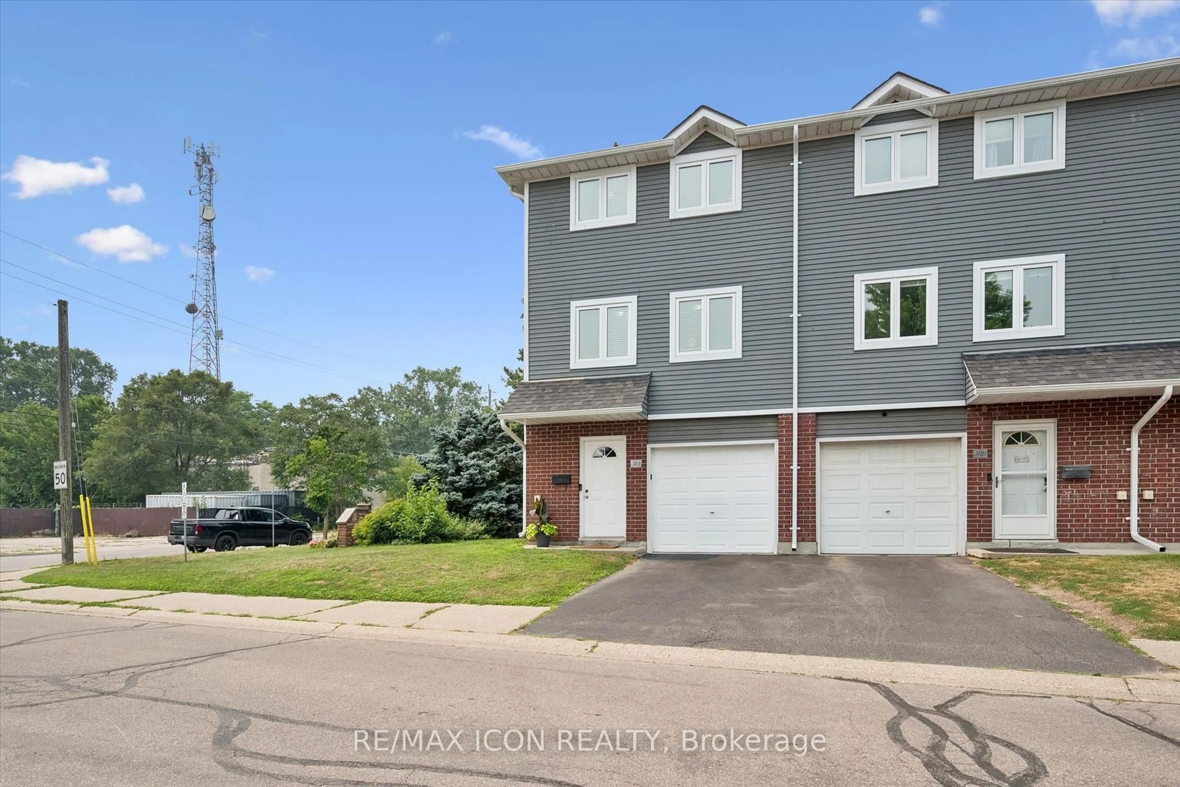 A pic from outside/outdoor area/front of a property/back of a property/a pic from drone, street for 38 Harris Ave #A, Brantford Ontario N3R 2E9