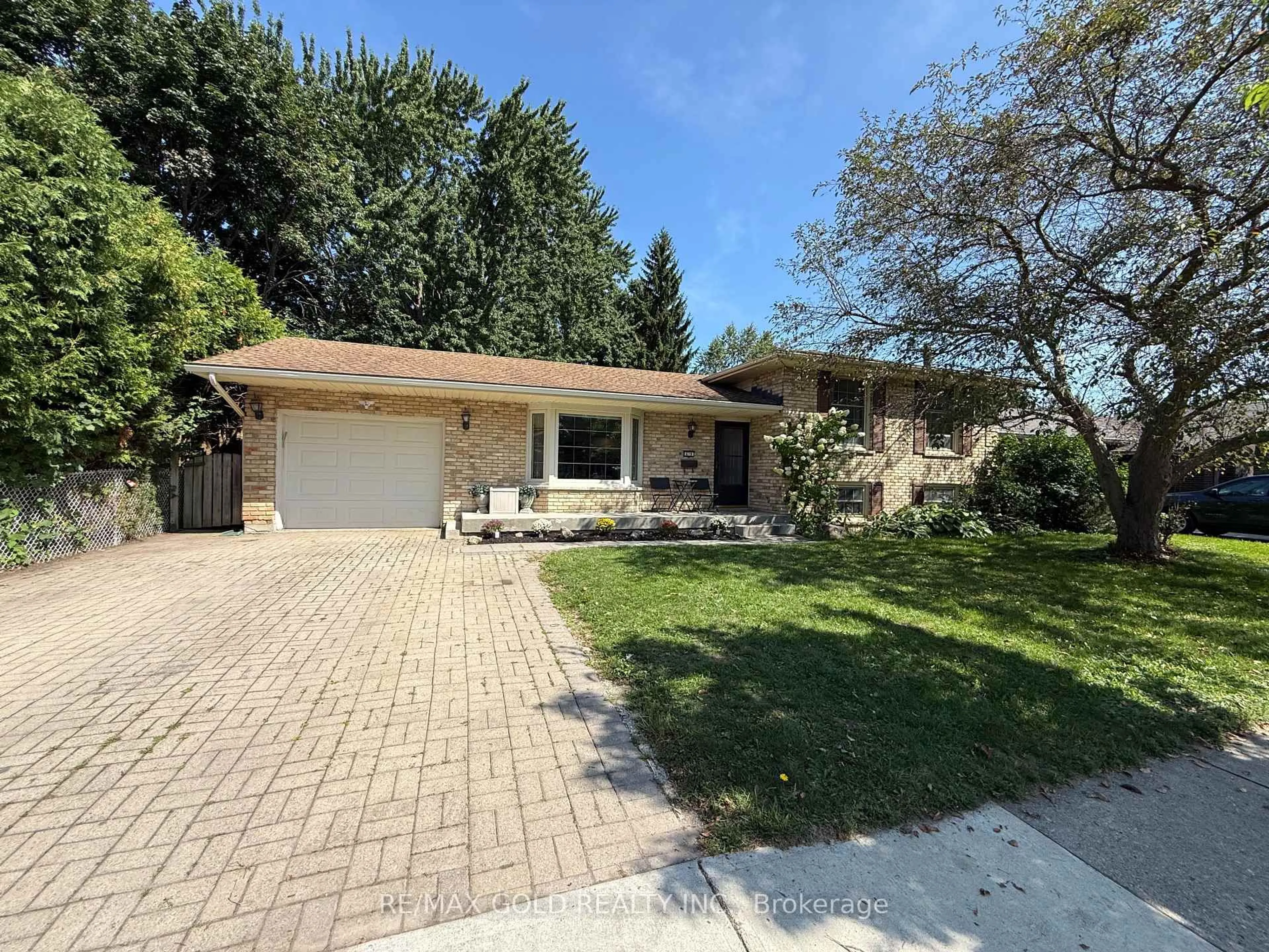 Unknown for 670 Grenfell Dr, London North Ontario N5X 2C5