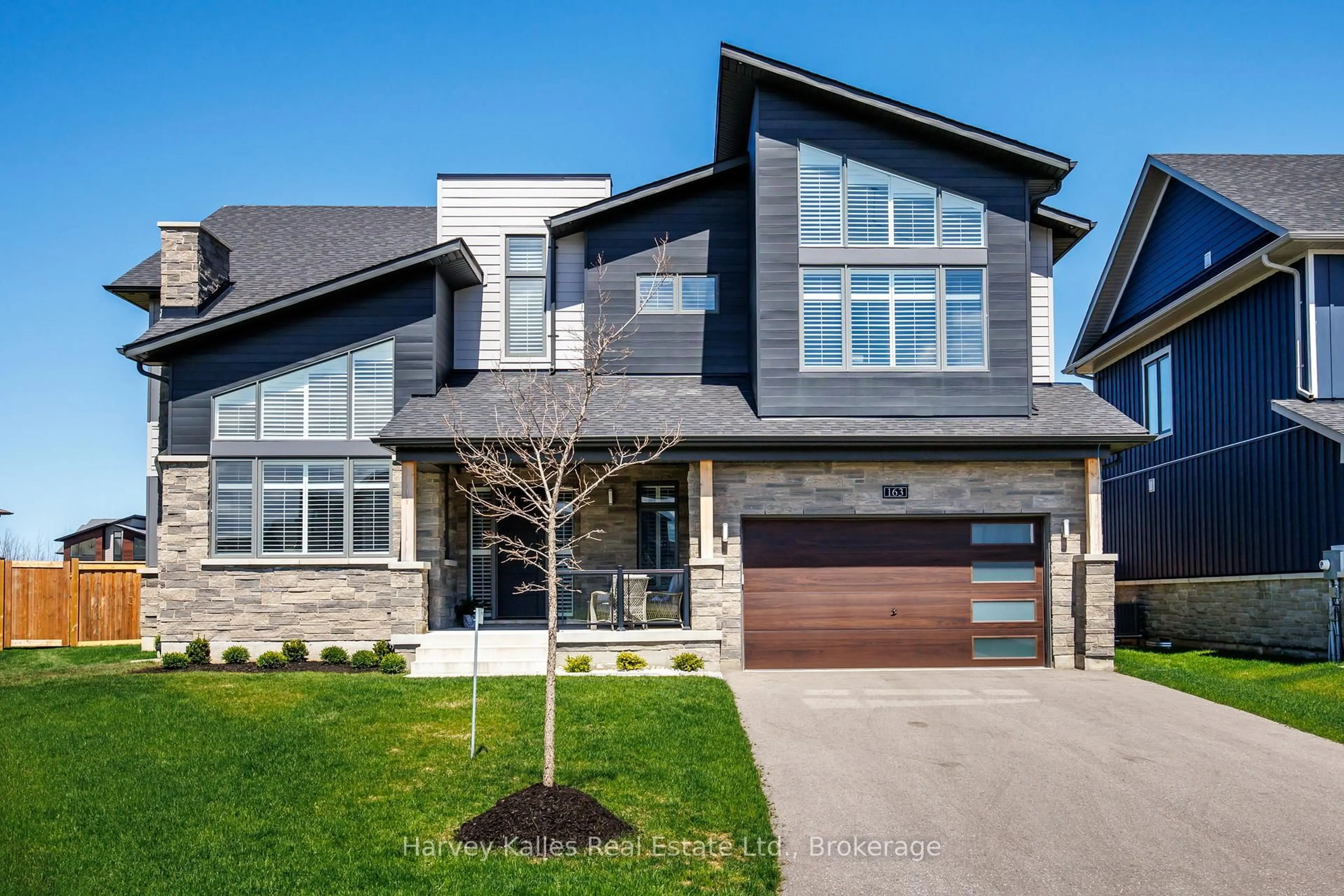 Home with brick exterior material, street for 163 Springside Cres, Blue Mountains Ontario L9Y 5L3