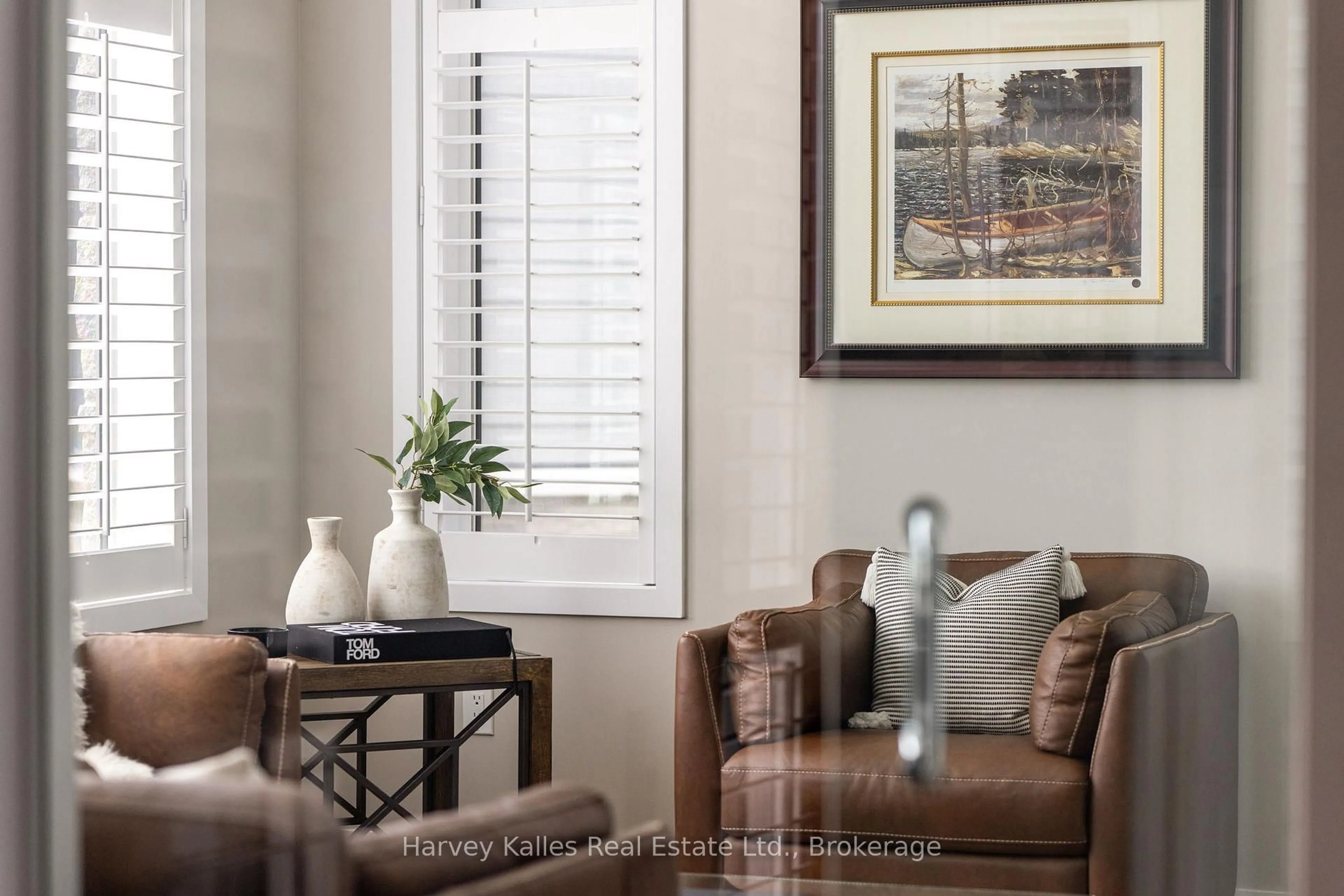 Living room with furniture, unknown for 163 Springside Cres, Blue Mountains Ontario L9Y 5L3