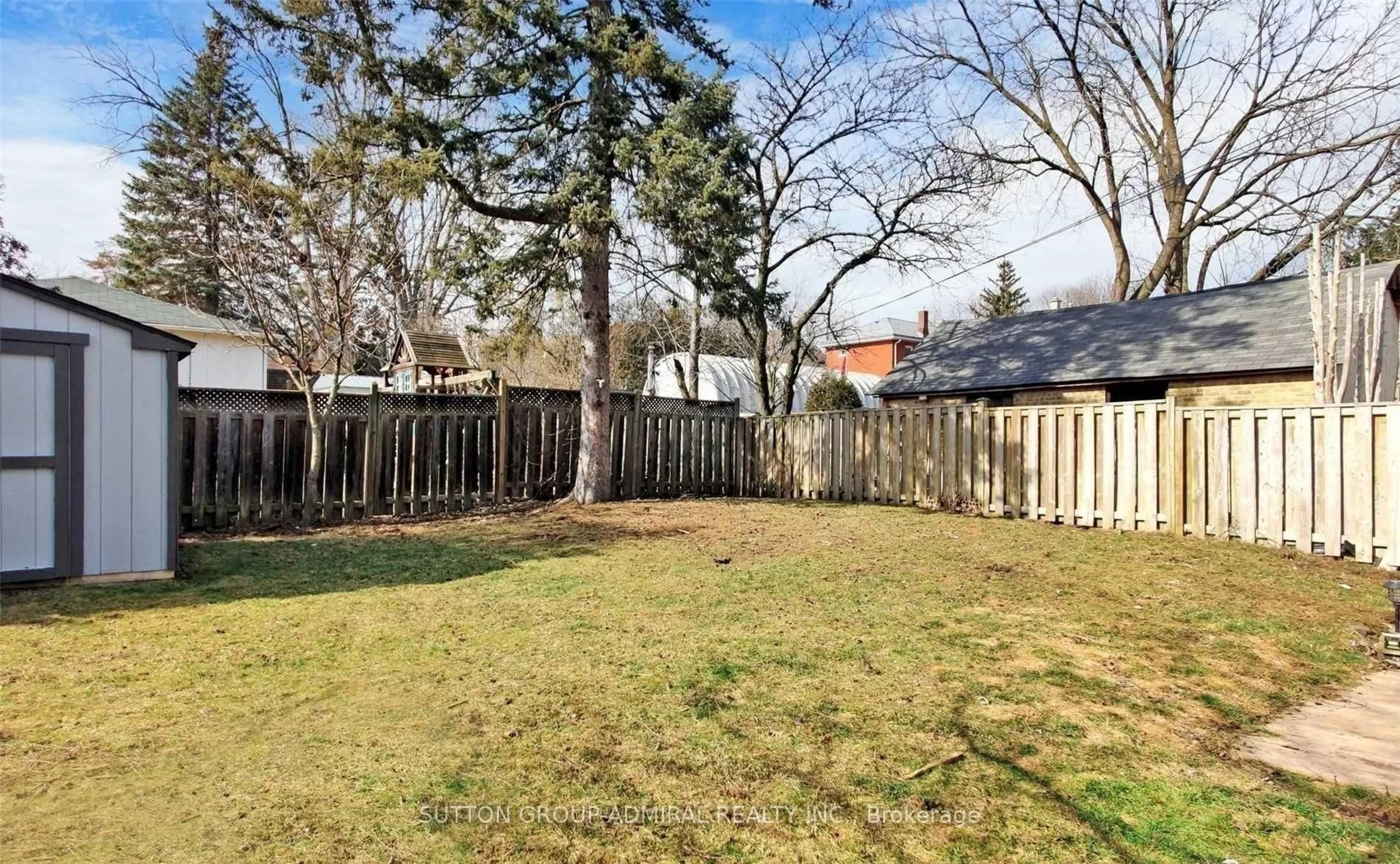 Patio, street for 36 John St, Cambridge Ontario N1S 2V4