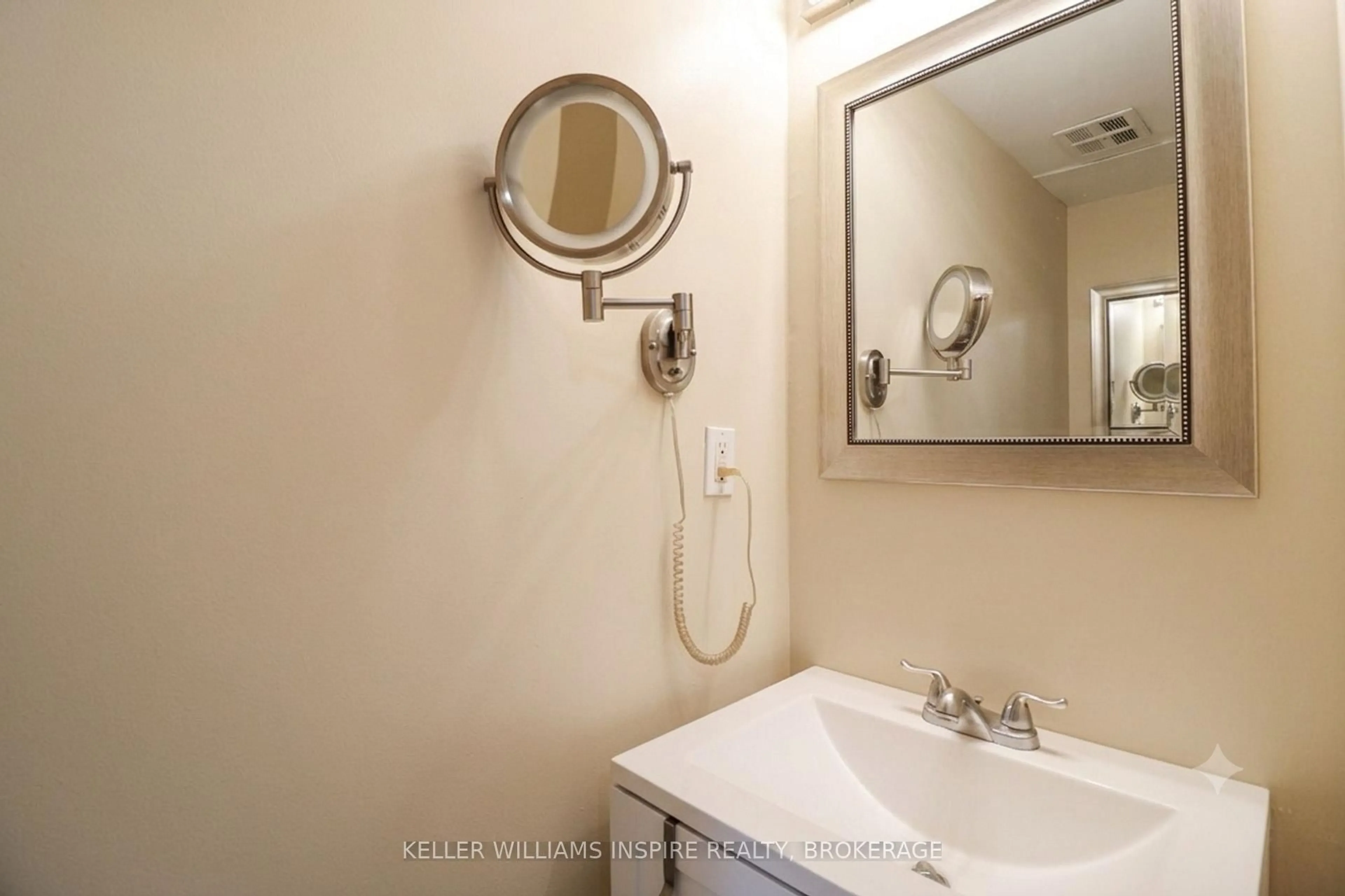 Standard bathroom, ceramic/tile floor for 126 Notch Hill Rd #1, Kingston Ontario K7M 2X1