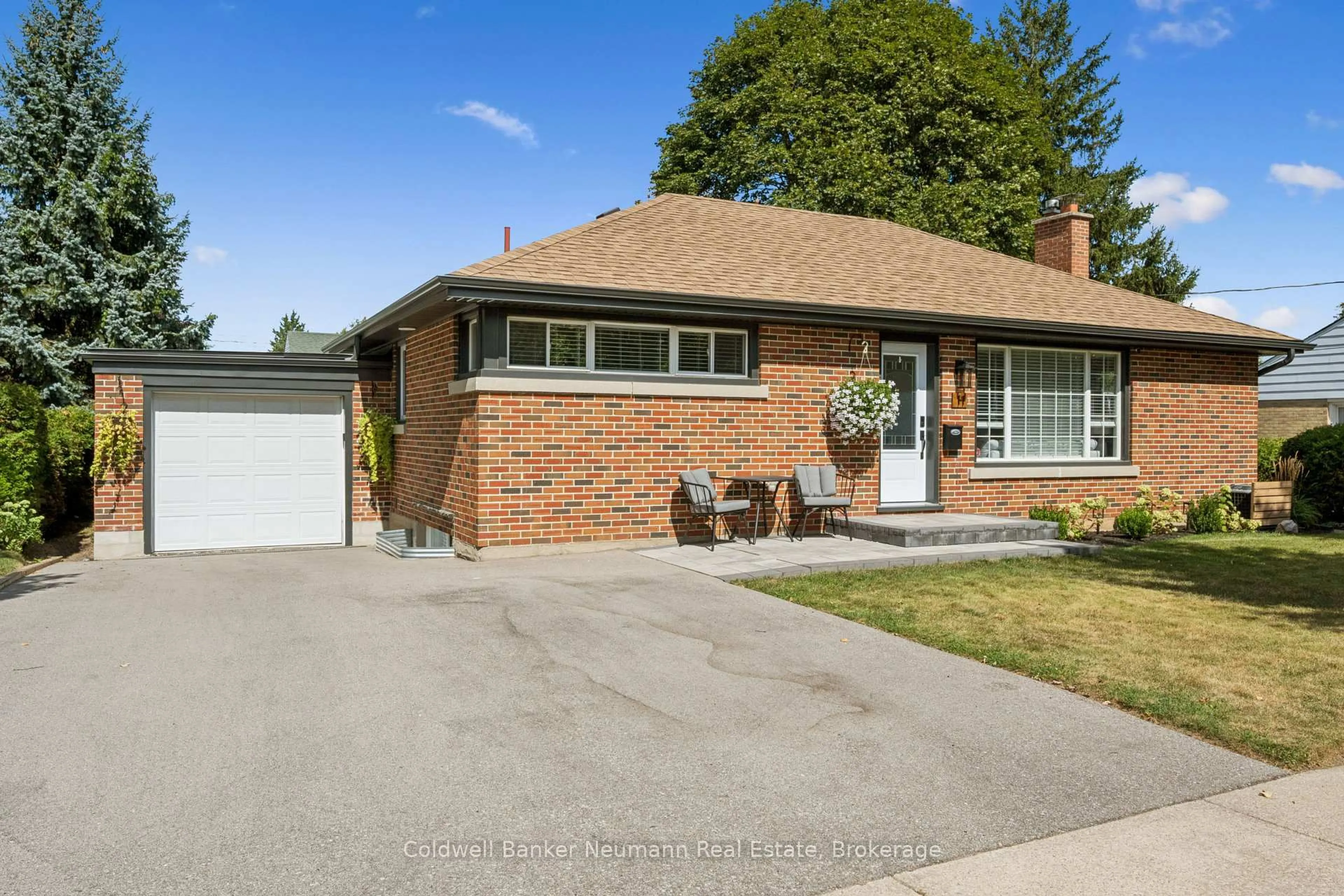 Home with brick exterior material, street for 11 WESTERN Ave, Guelph Ontario N1H 6A5