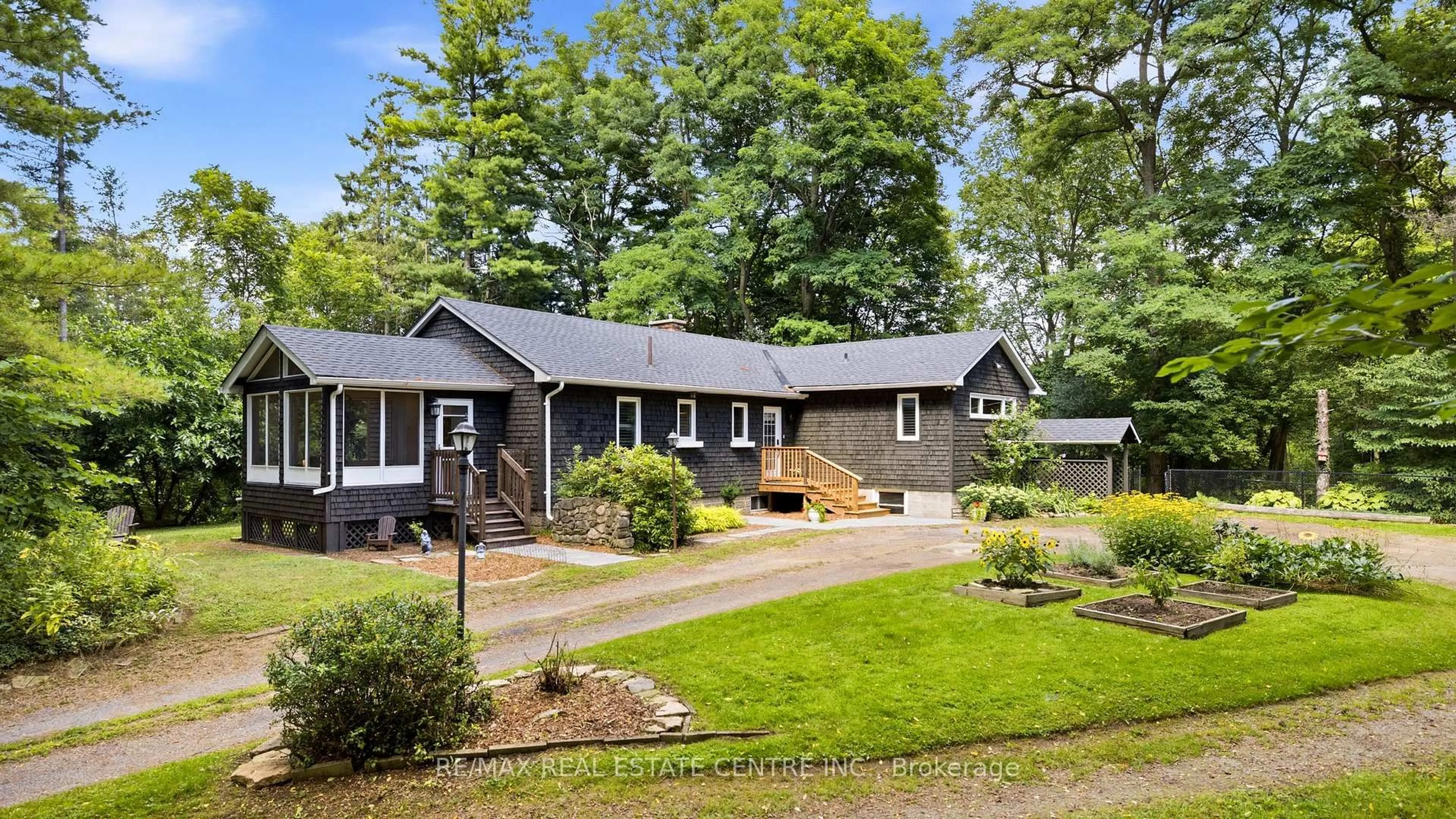 Unknown for 1282 Governors Rd, Hamilton Ontario L9H 5E3
