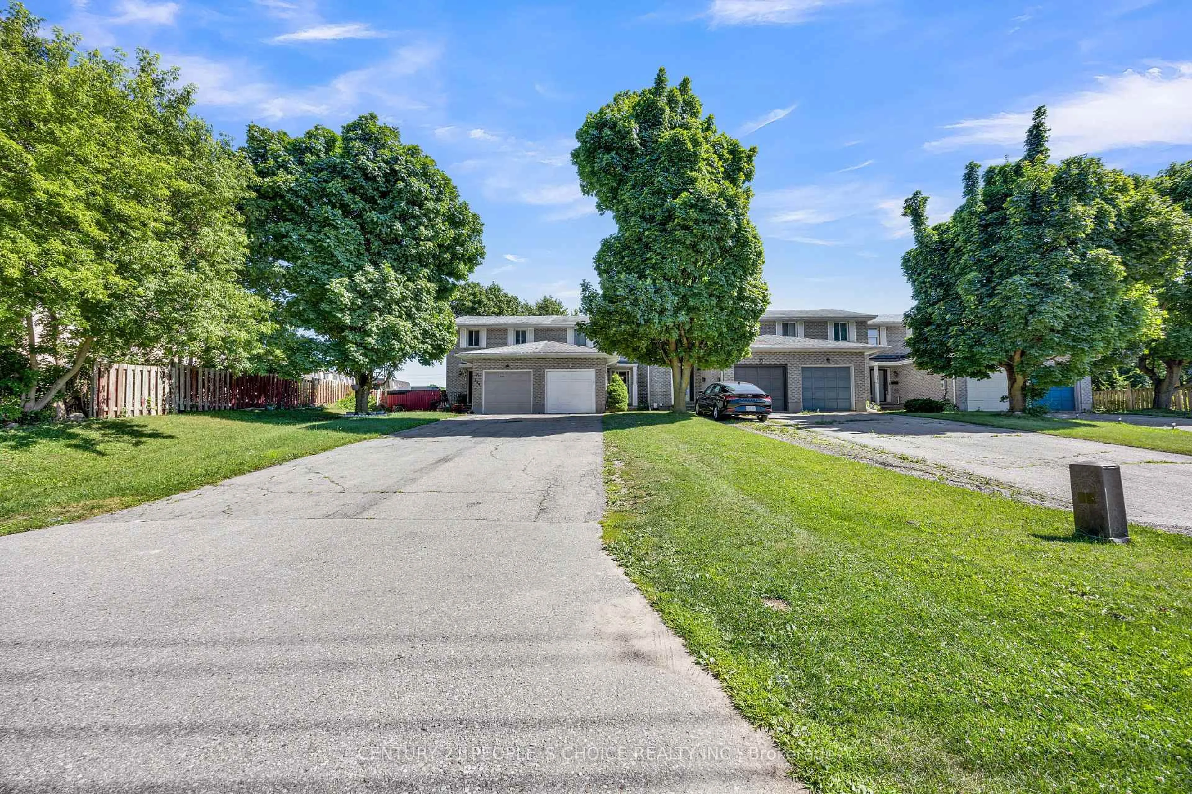 A pic from outside/outdoor area/front of a property/back of a property/a pic from drone, street for 307 Clyde Rd, Cambridge Ontario N1R 1L5