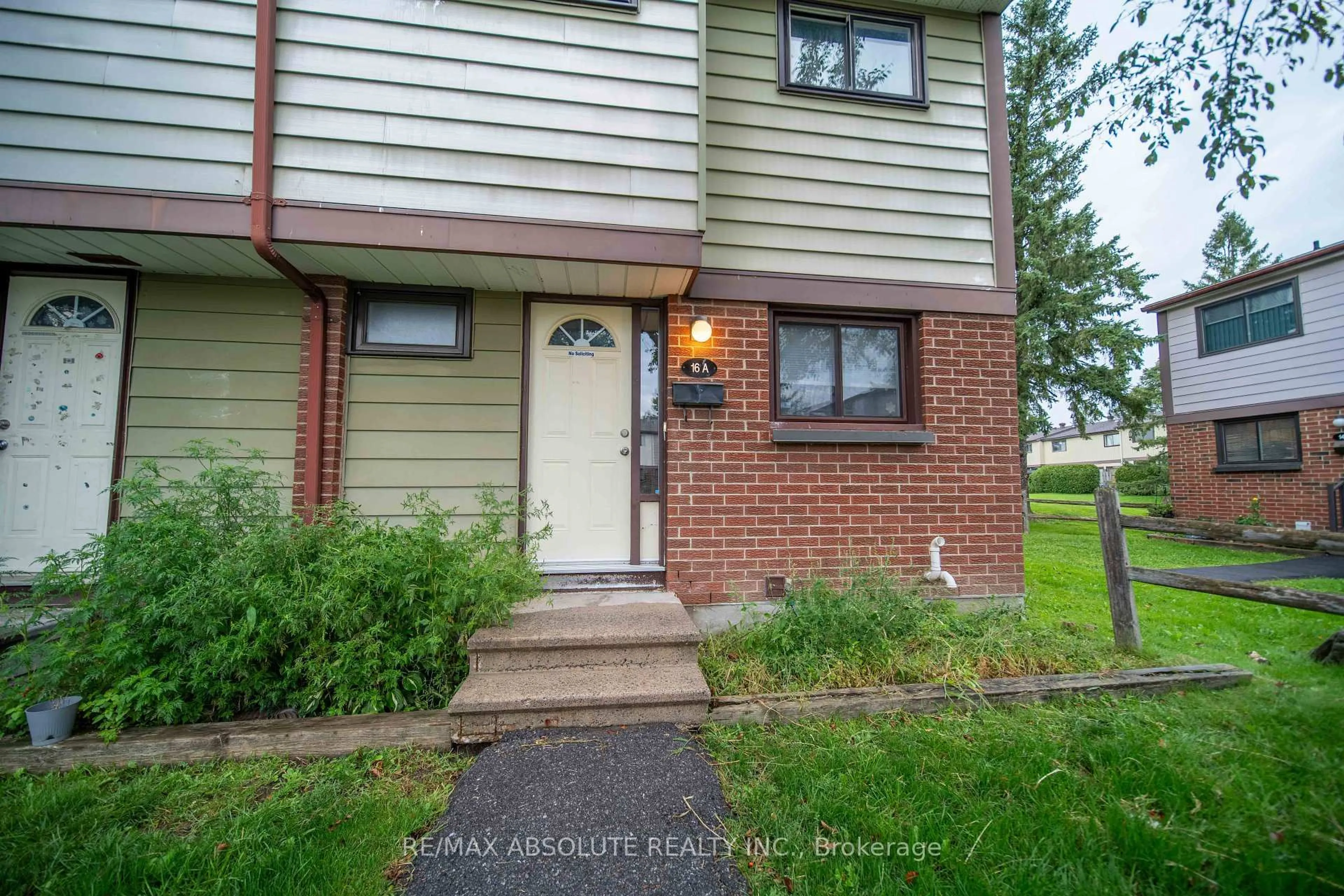 Unknown for 16 A Knollsbrook Dr, Ottawa Ontario K2J 1K8