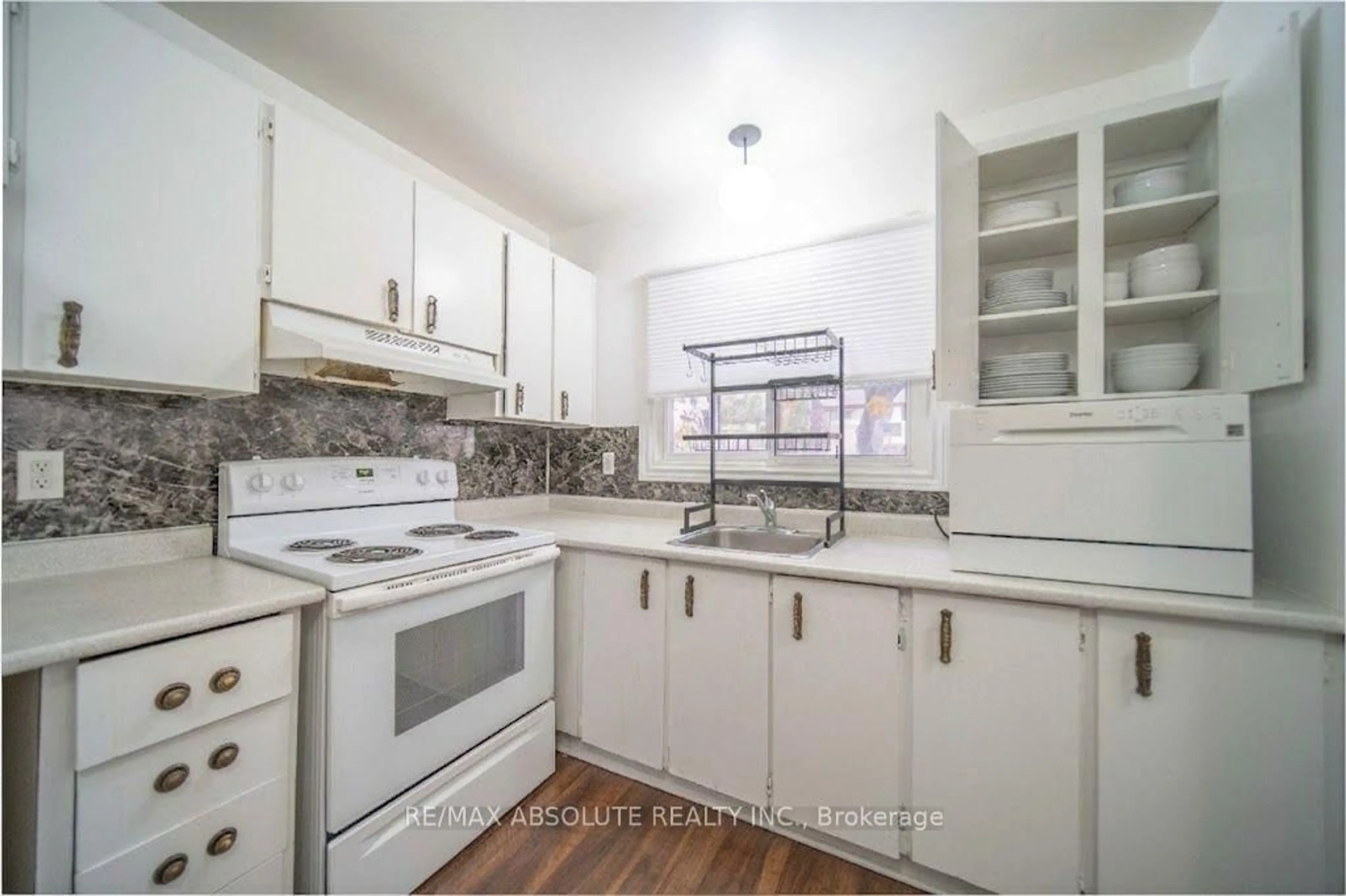 Standard kitchen, unknown for 16 A Knollsbrook Dr, Ottawa Ontario K2J 1K8