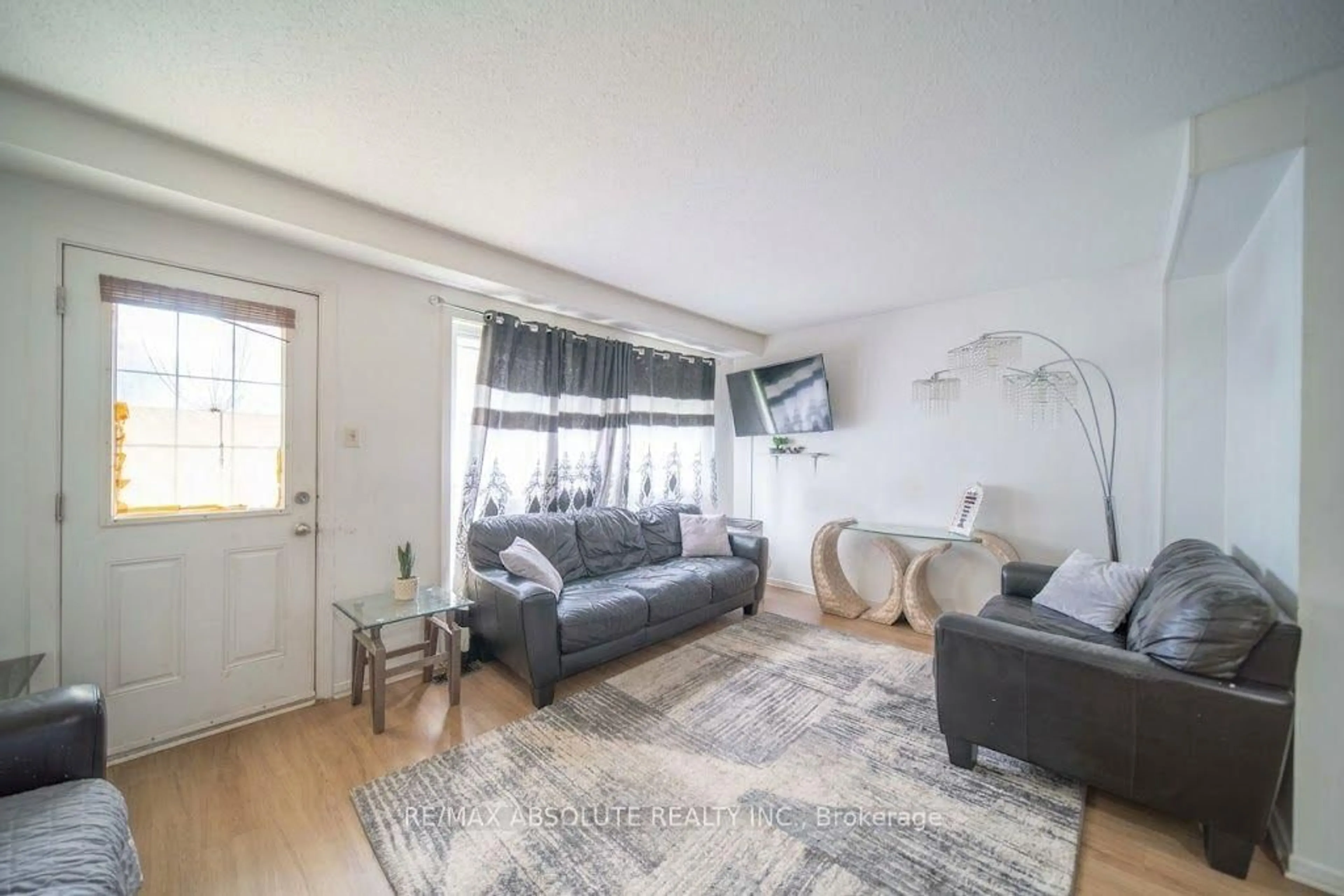 Living room with furniture, unknown for 30 E Sonnet Cres, Ottawa Ontario K2H 8W8