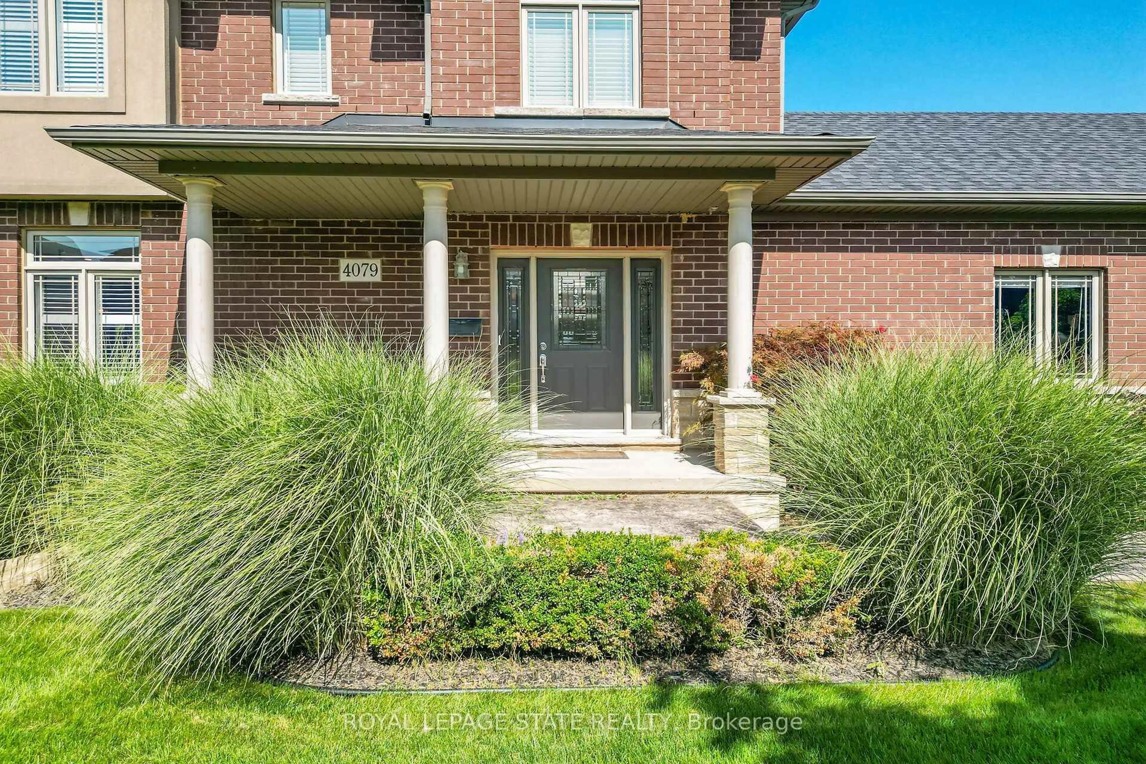 Home with brick exterior material, street for 4079 Stadelbauer Dr, Lincoln Ontario L0R 1B7