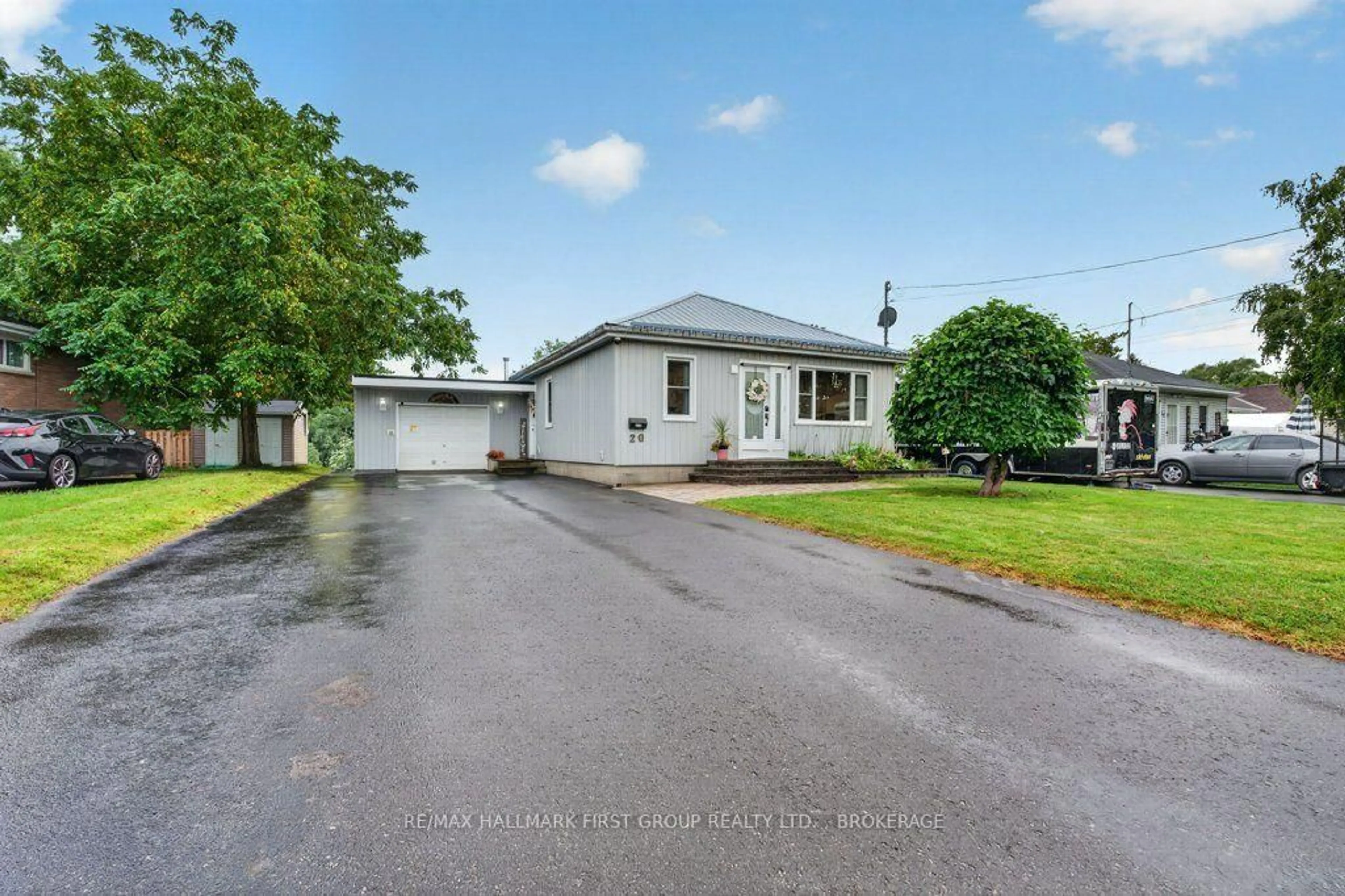 A pic from outside/outdoor area/front of a property/back of a property/a pic from drone, street for 20 Drennan St, Kingston Ontario K7K 2R8