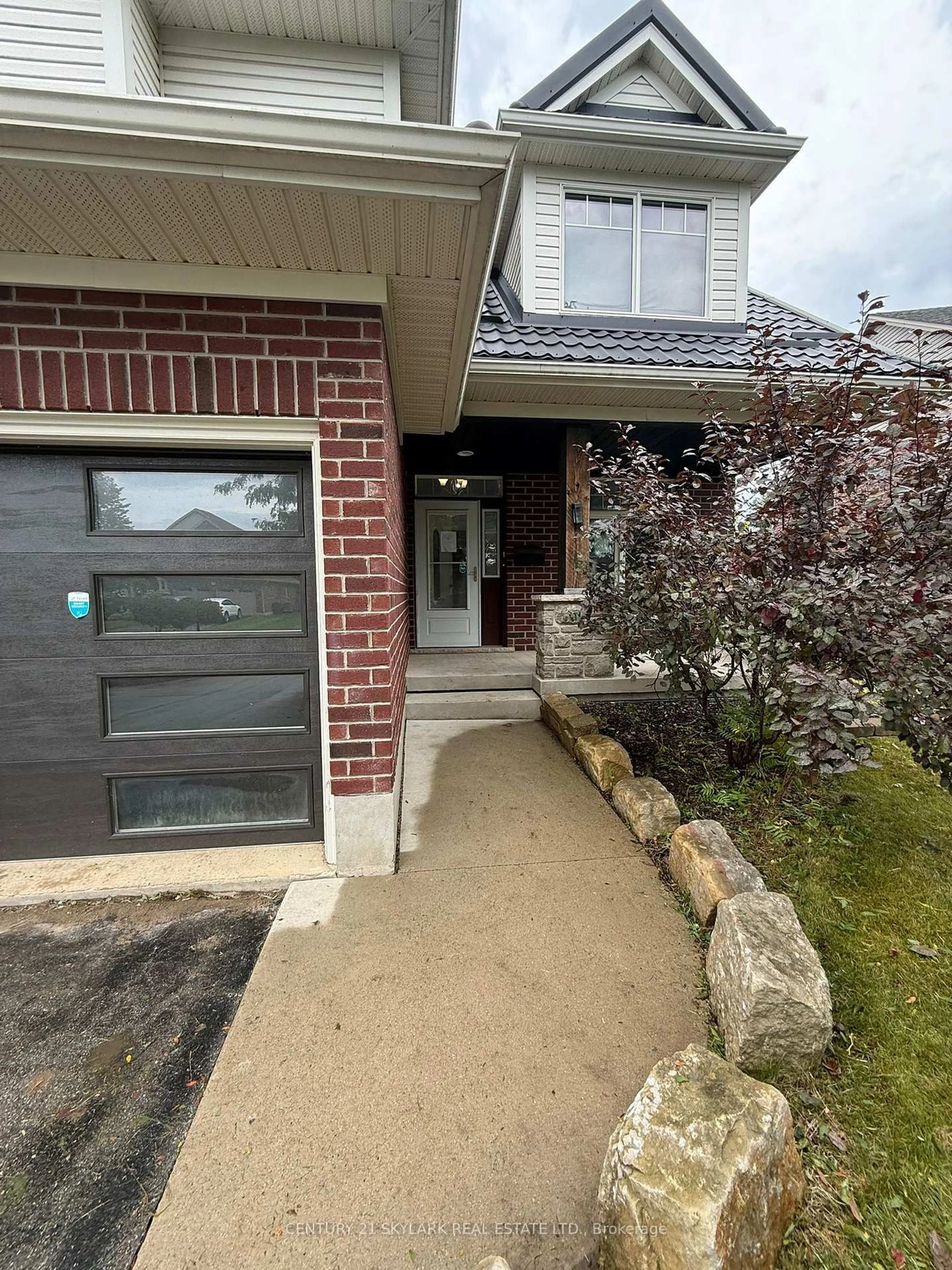 Home with brick exterior material, street for 19 Kensington Crt, St. Thomas Ontario N5R 0A3