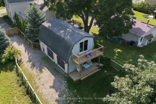 28 West St, Prince Edward County 4