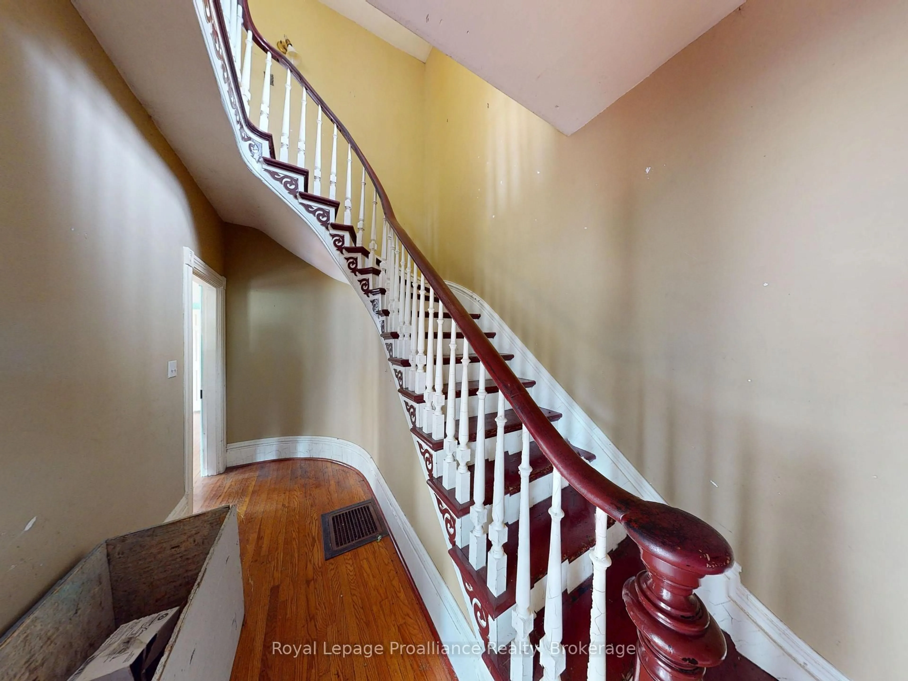 Stairs for 251 Goods Rd, Stirling Ontario K0K 3E0