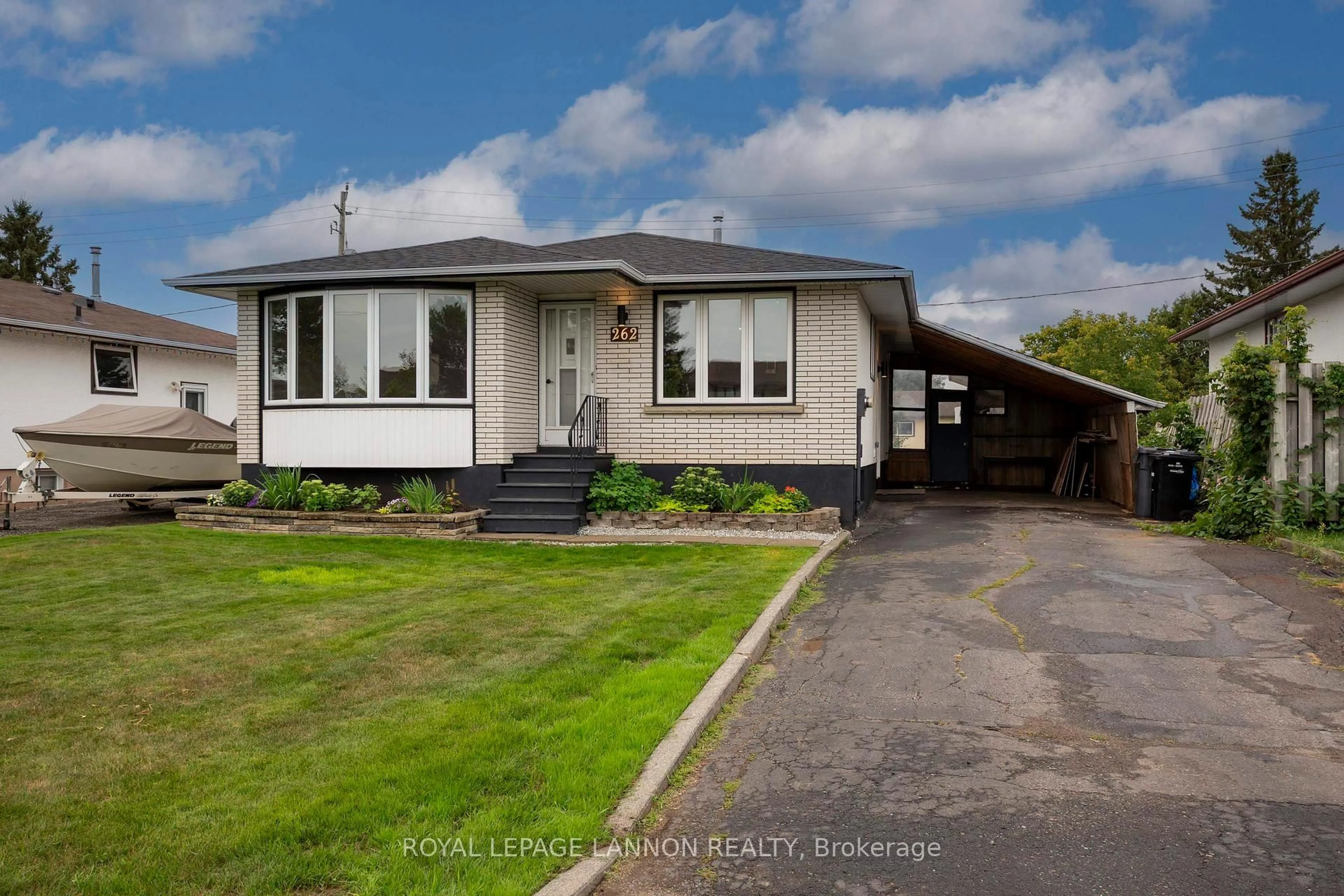 A pic from outside/outdoor area/front of a property/back of a property/a pic from drone, street for 262 Sheridan Cres, Thunder Bay Ontario P7C 5M4