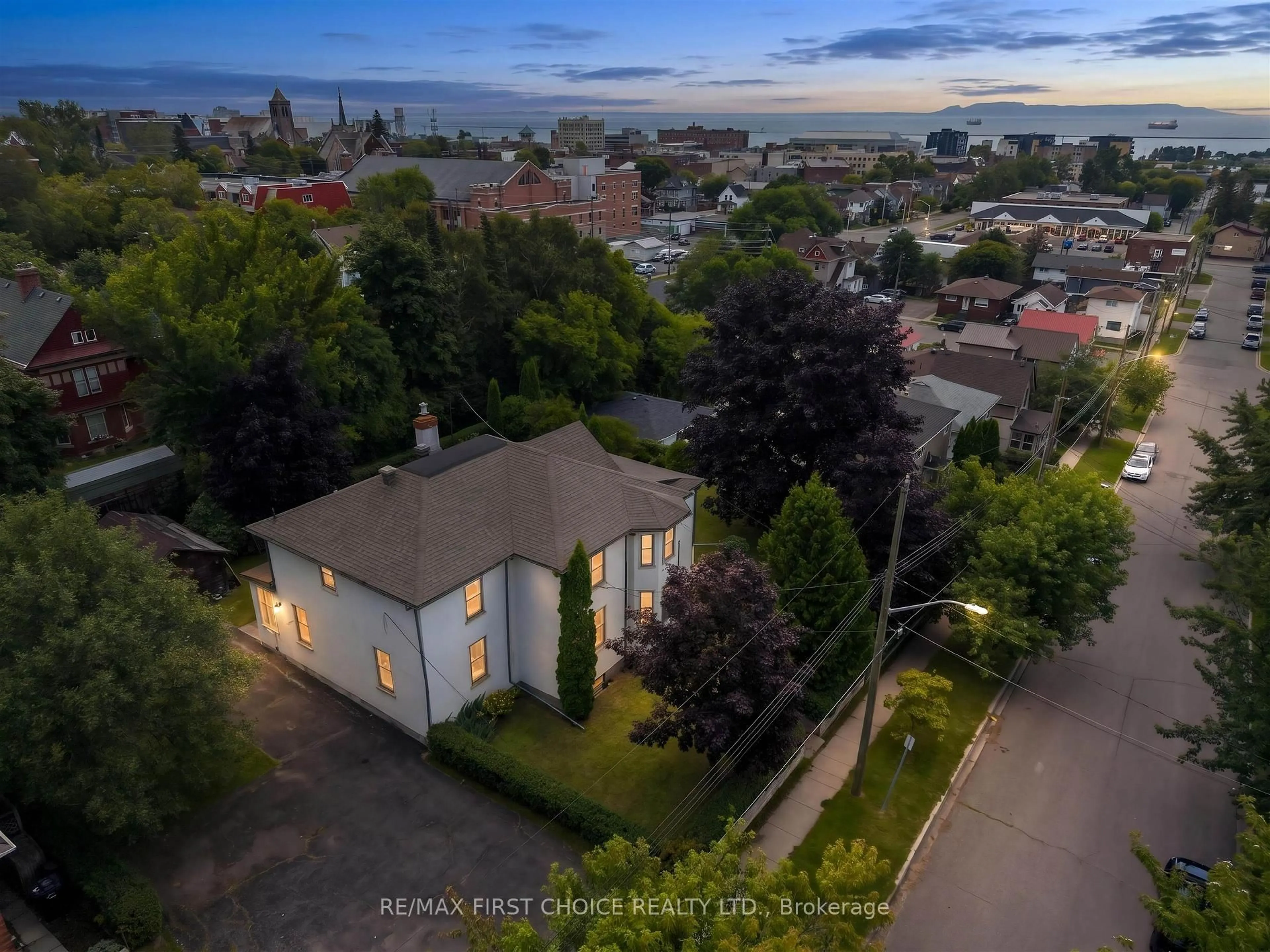 A pic from outside/outdoor area/front of a property/back of a property/a pic from drone, city buildings view from balcony for 348 Ambrose St, Thunder Bay Ontario P7B 1L9