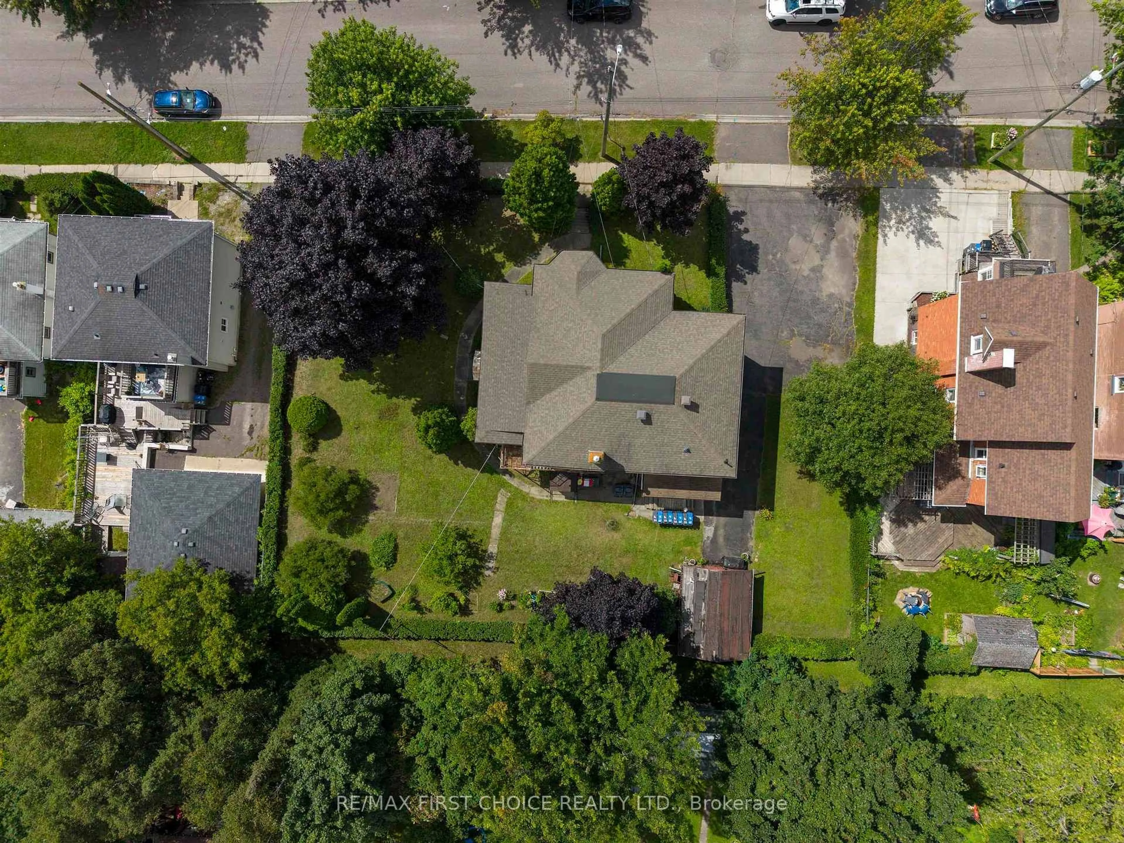 A pic from outside/outdoor area/front of a property/back of a property/a pic from drone, street for 348 Ambrose St, Thunder Bay Ontario P7B 1L9