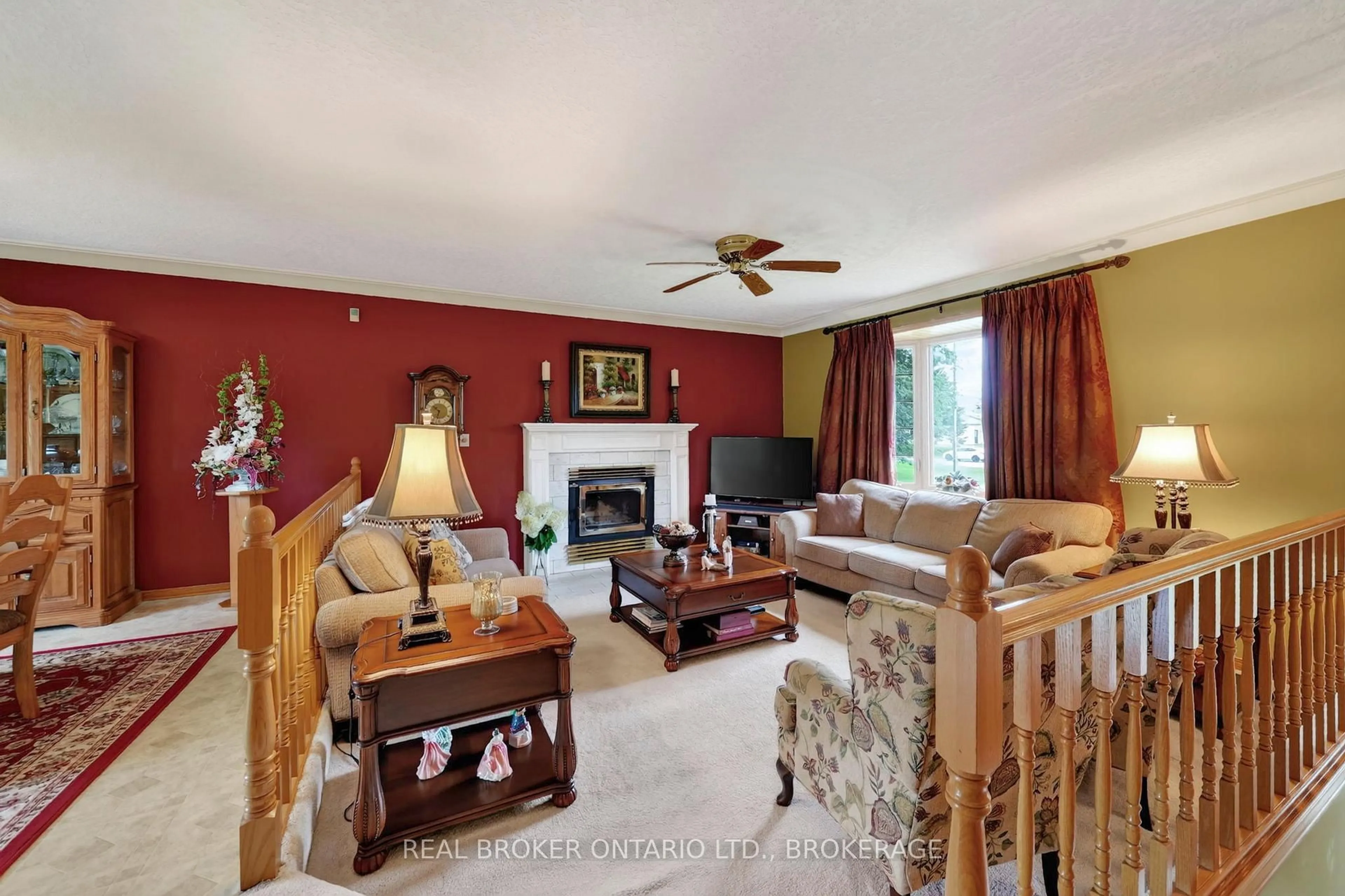 Living room with furniture, unknown for 6495 Clifford Ave, South Glengarry Ontario K6H 7H9